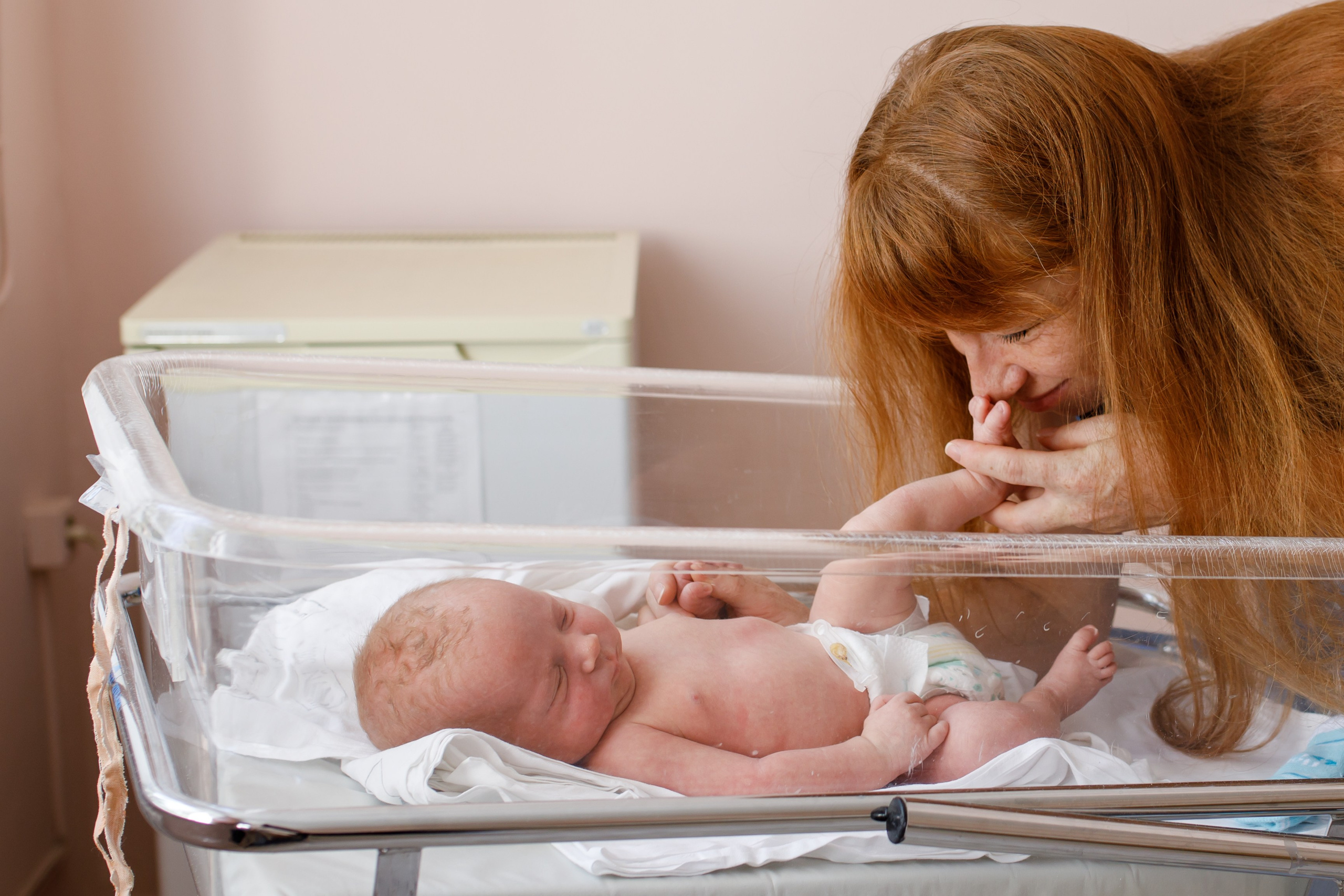 Фотосессия в палате. Фотограф новорожденных Ростов-на-Дону