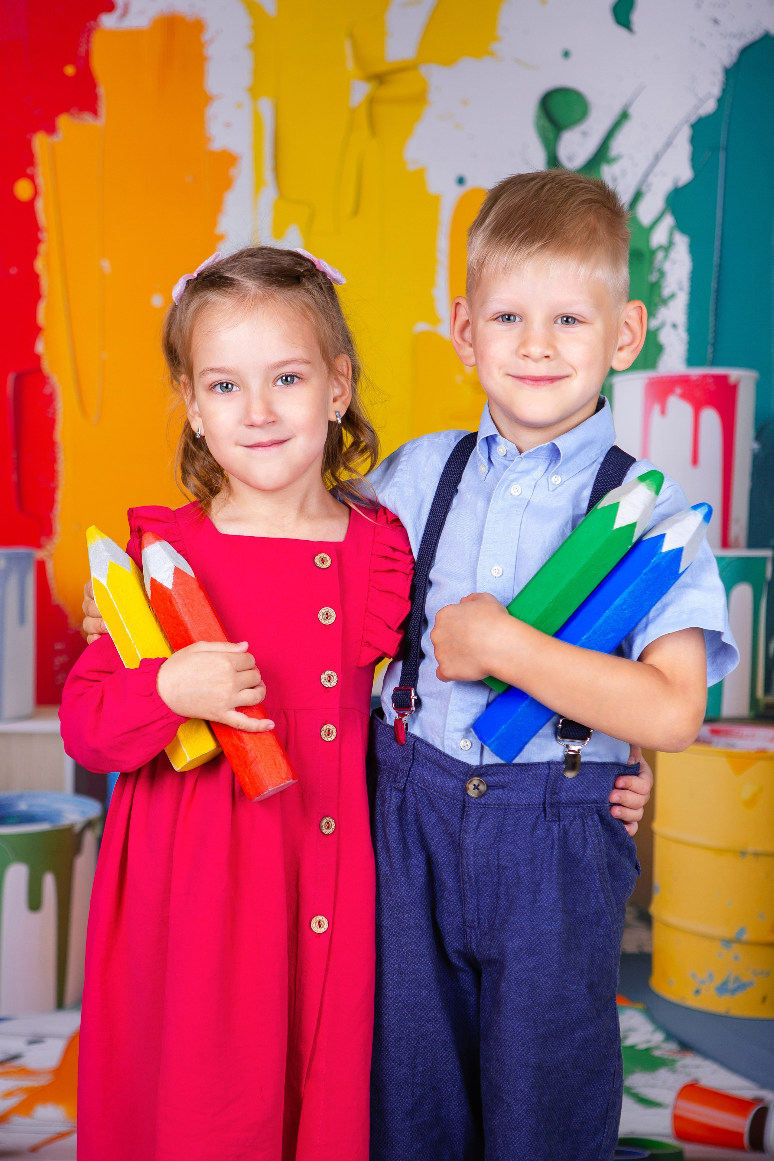 Фон «Краски». Фото дети. Выпускные альбомы Нижний Тагил