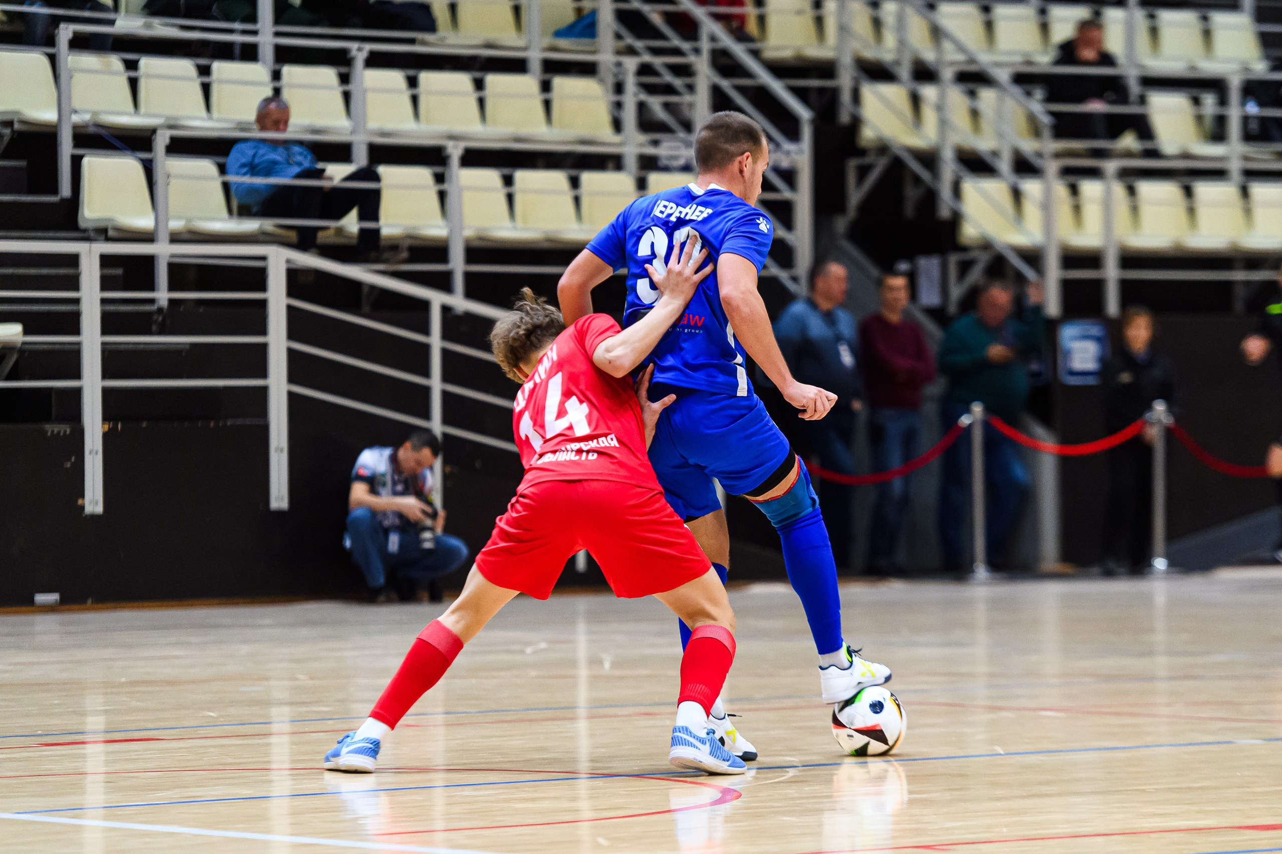 Высшая лига по футзалу — Сезон 2024-2025 — 2ой тур. Репортажный фотограф в Кемерово