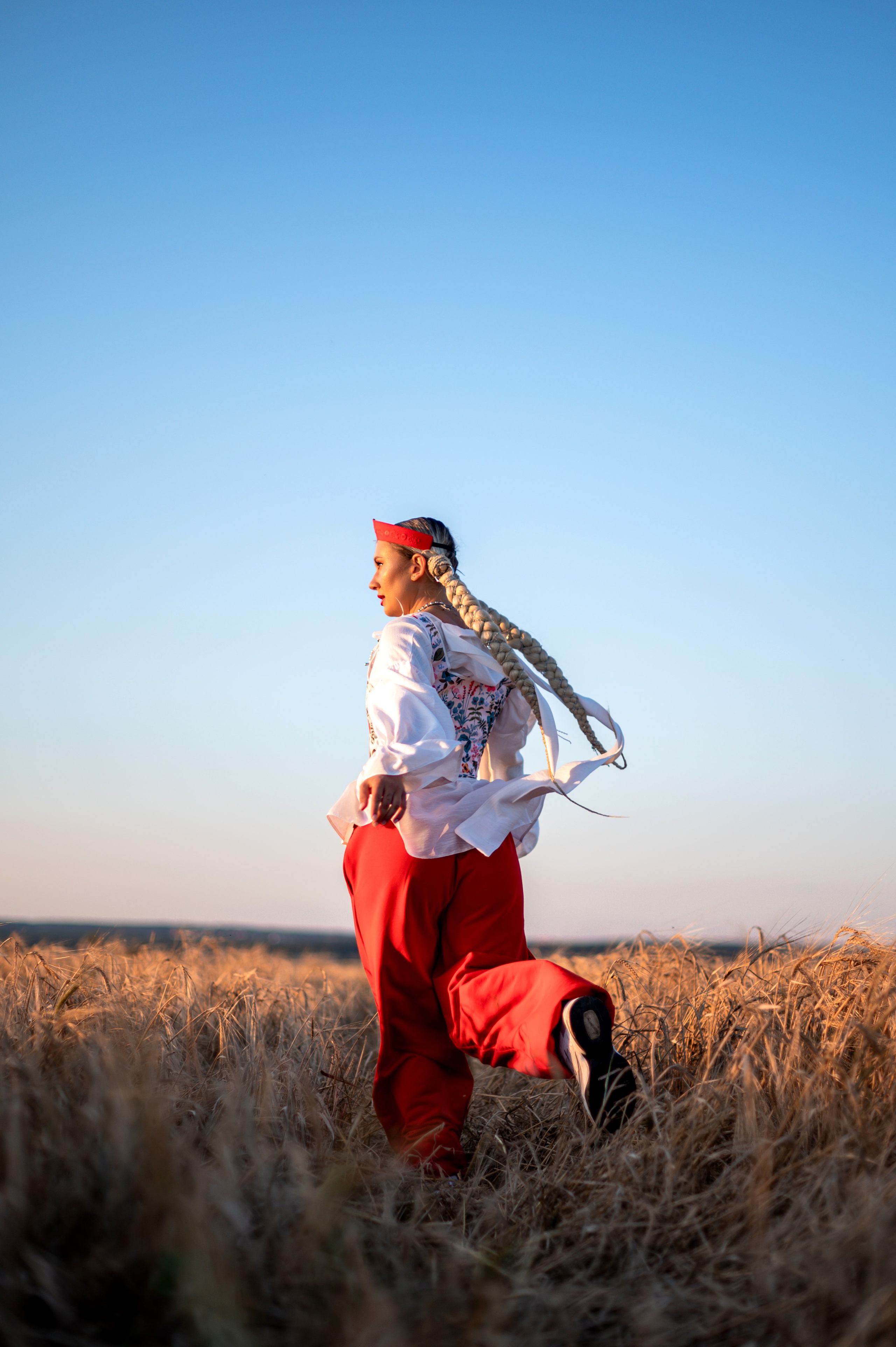 Катюша в поле). Спортивный фотограф в Туле и Тульской области. Файсханова Фото Спорт