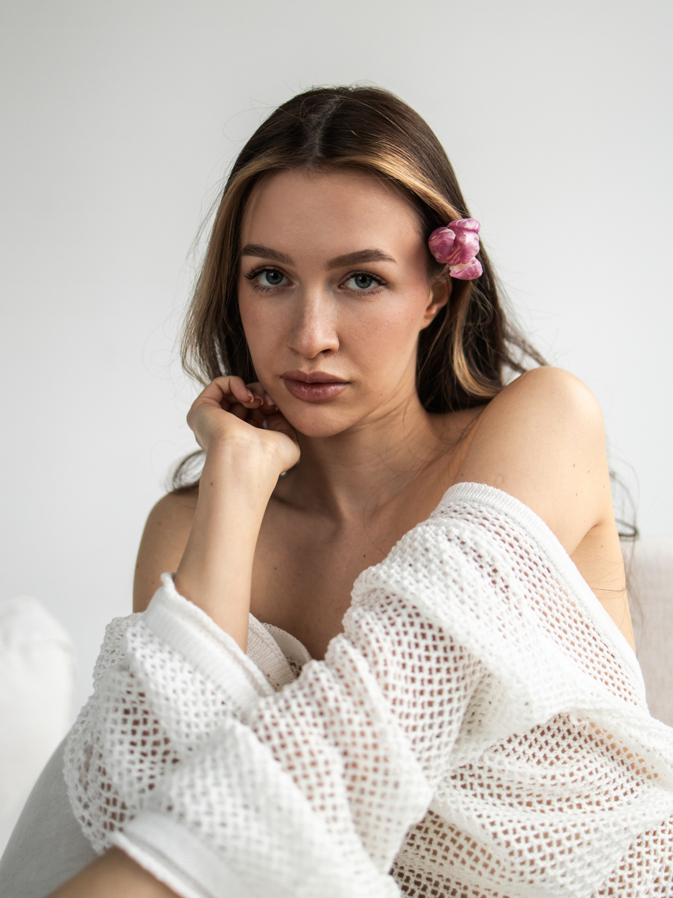 Весенняя с цветами. Фотограф СПБ Засорина Юлия