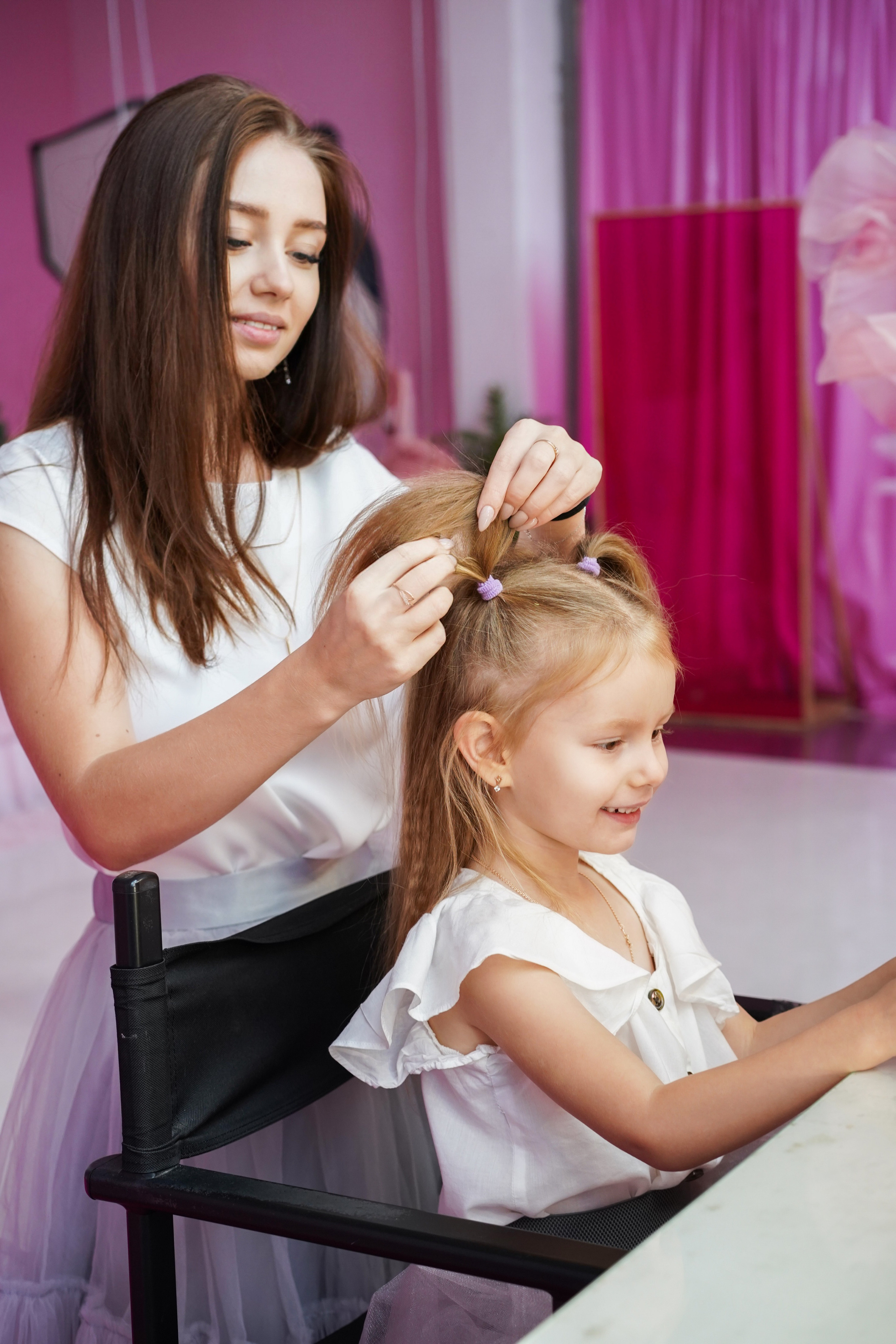 Мама с дочкой в студии. Фотограф Москва, визуальный менеджер Дарья Шевченко