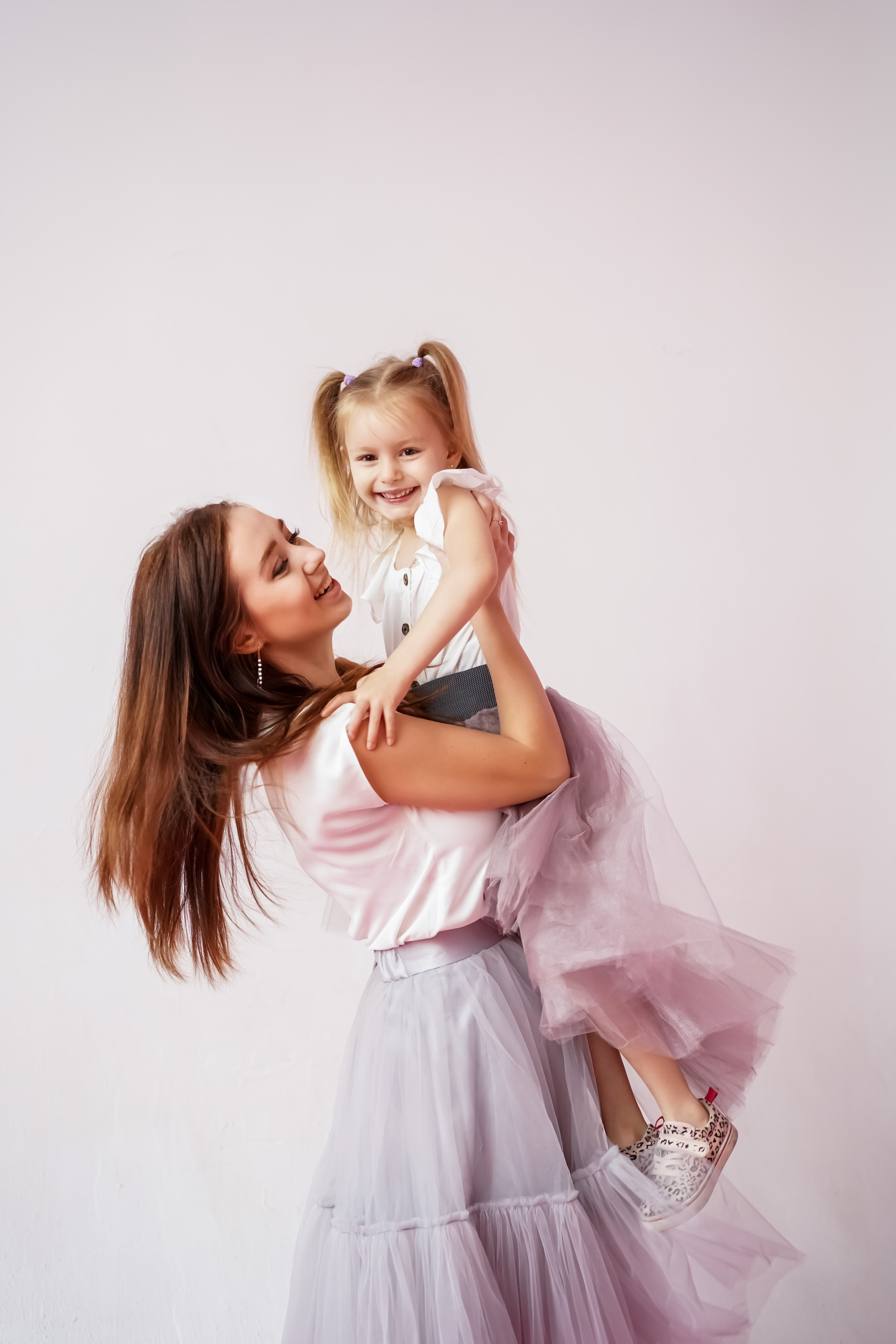 Мама с дочкой в студии. Фотограф Москва, визуальный менеджер Дарья Шевченко