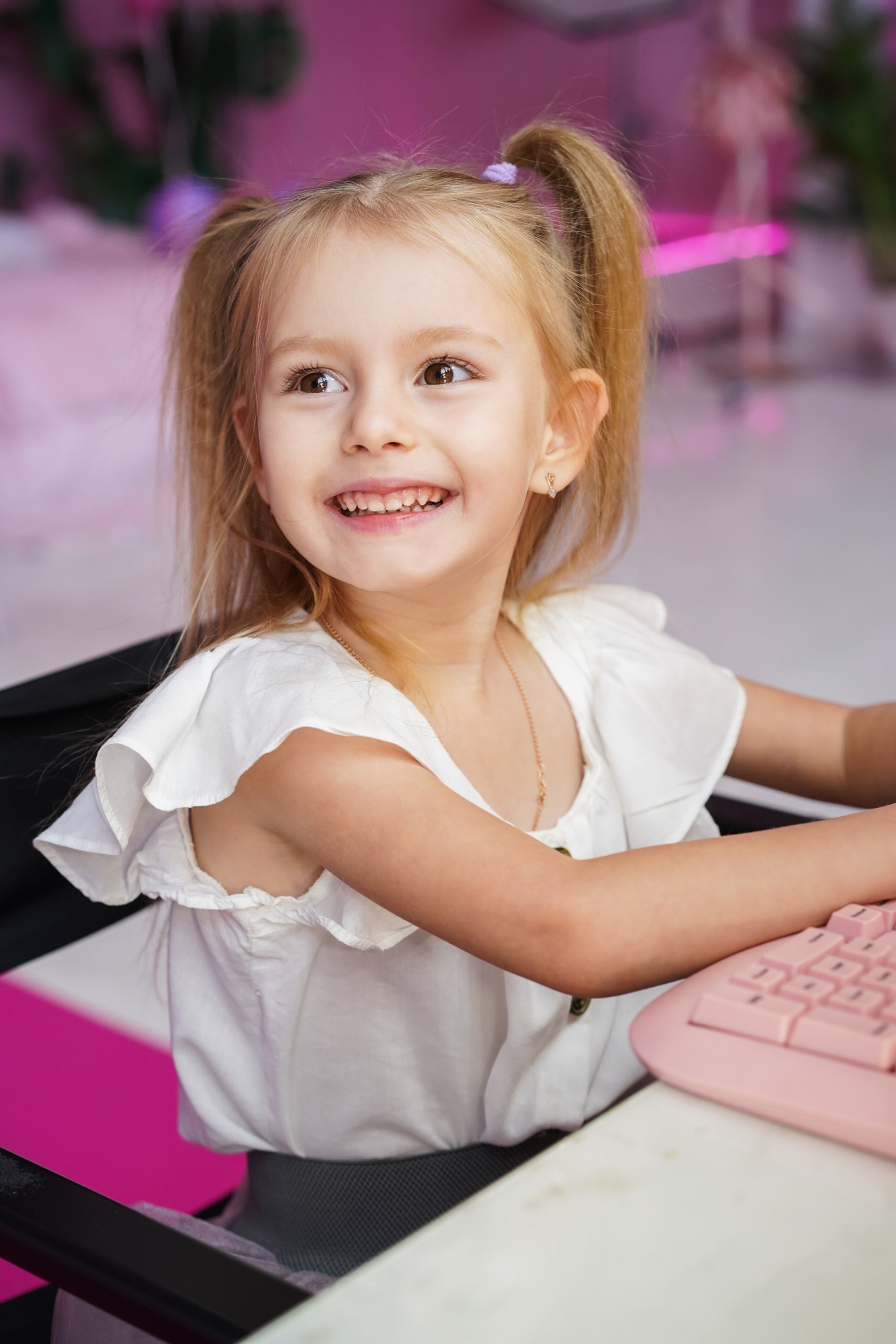 Мама с дочкой в студии. Фотограф Москва, визуальный менеджер Дарья Шевченко