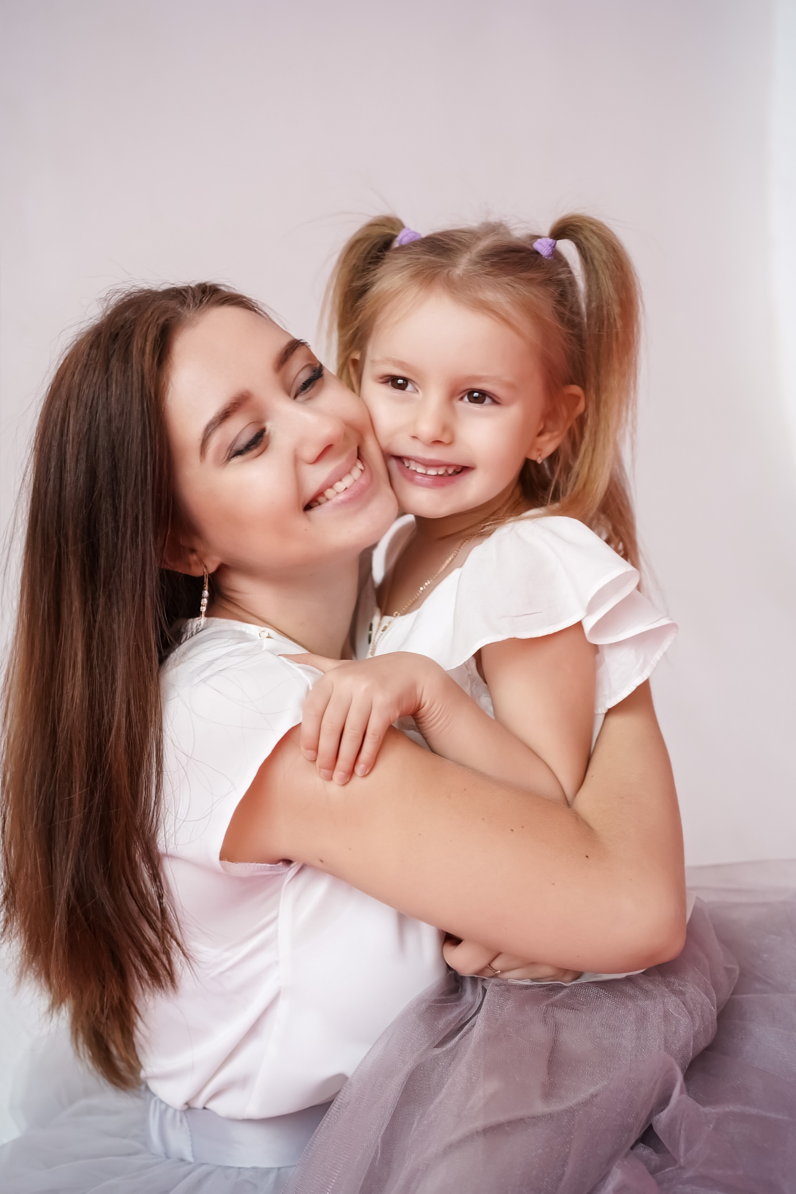 Мама с дочкой в студии. Фотограф Москва, визуальный менеджер Дарья Шевченко