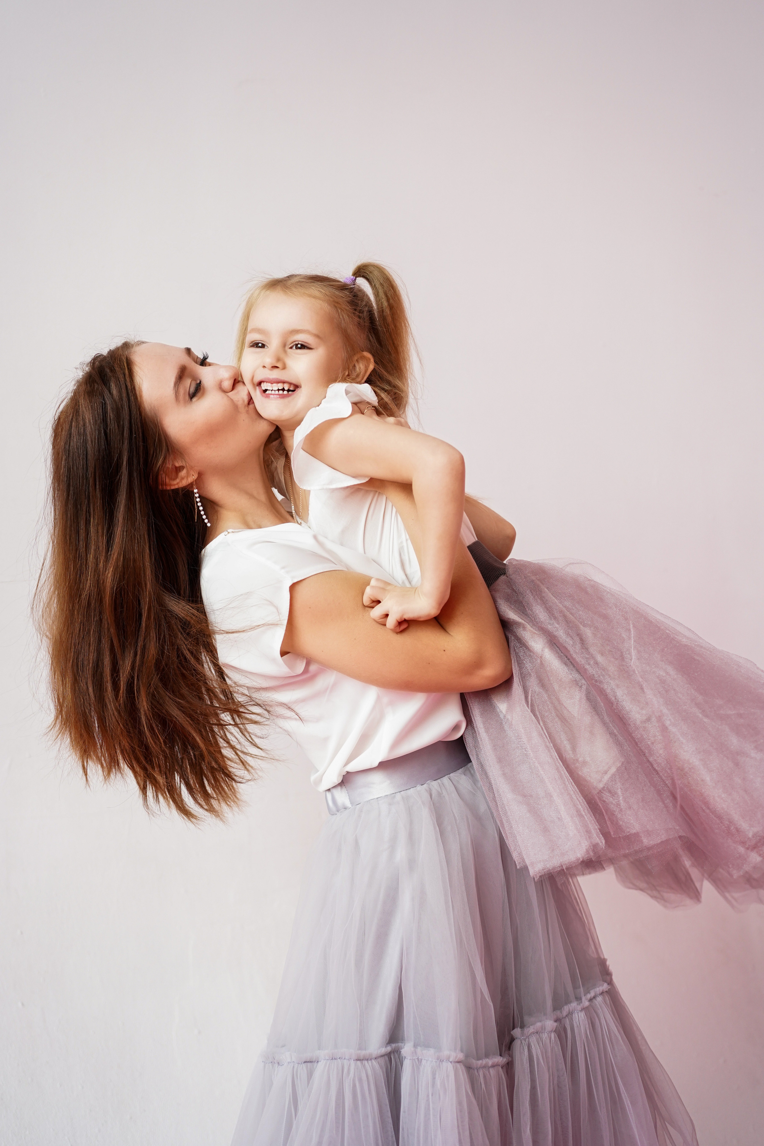 Мама с дочкой в студии. Фотограф Москва, визуальный менеджер Дарья Шевченко