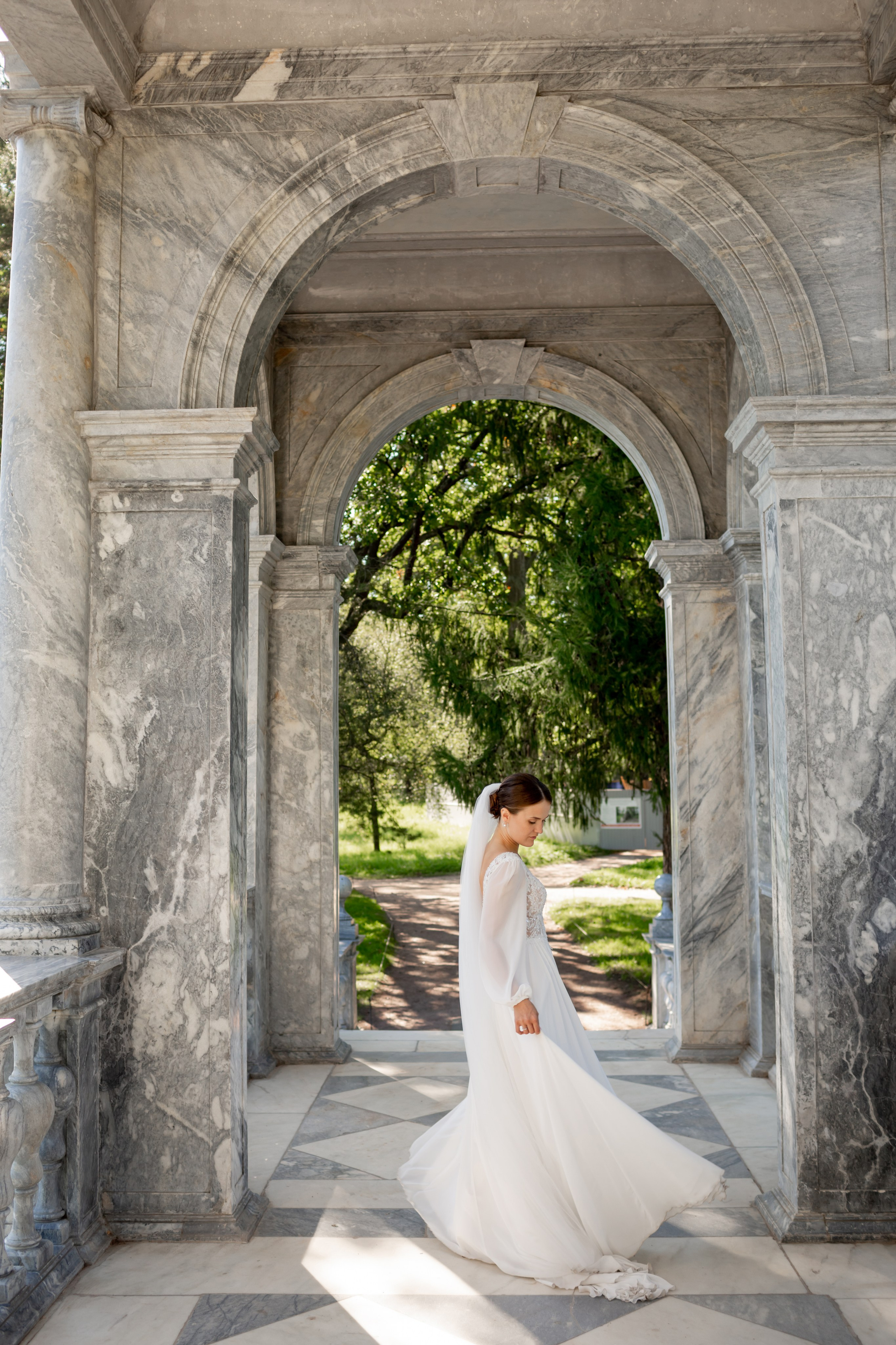 Свадебная фотопрогулка в Пушкине. Свадебный фотограф Кирилл Белый