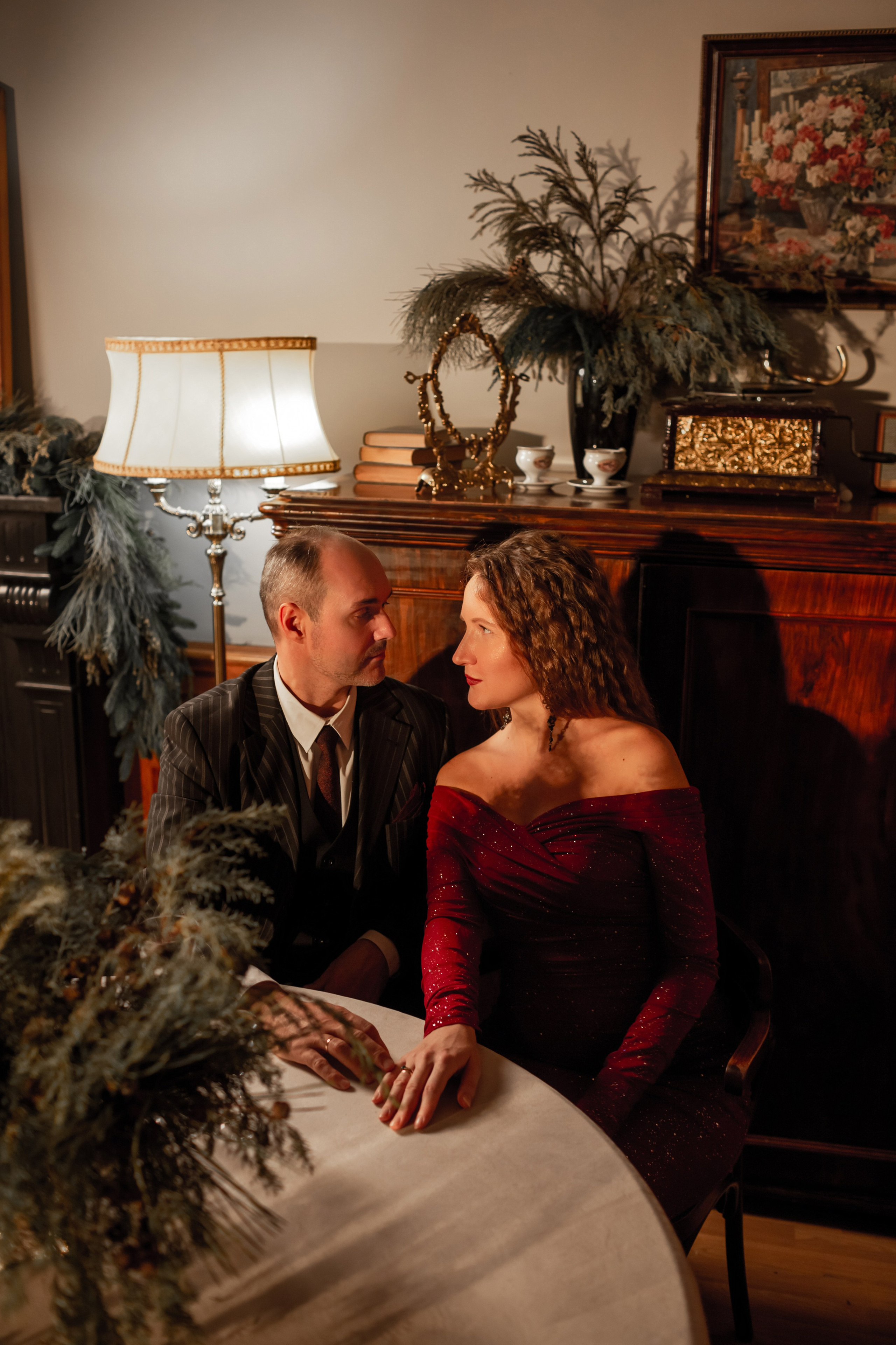 Парная эстетичная фотосессия в студии. Свадебный фотограф Кирилл Белый