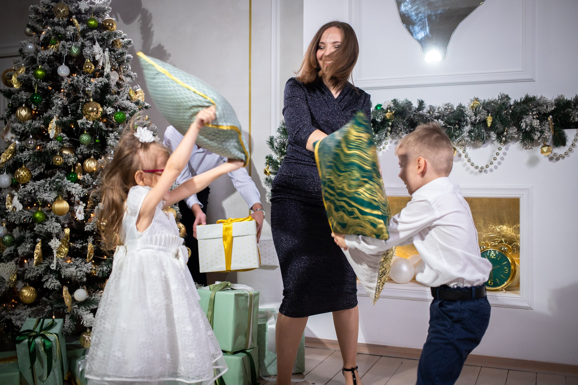 Семейная съёмка Новый Год. Репортажный, промышленный и маркетплейс-фотограф Дмитрий Чернат