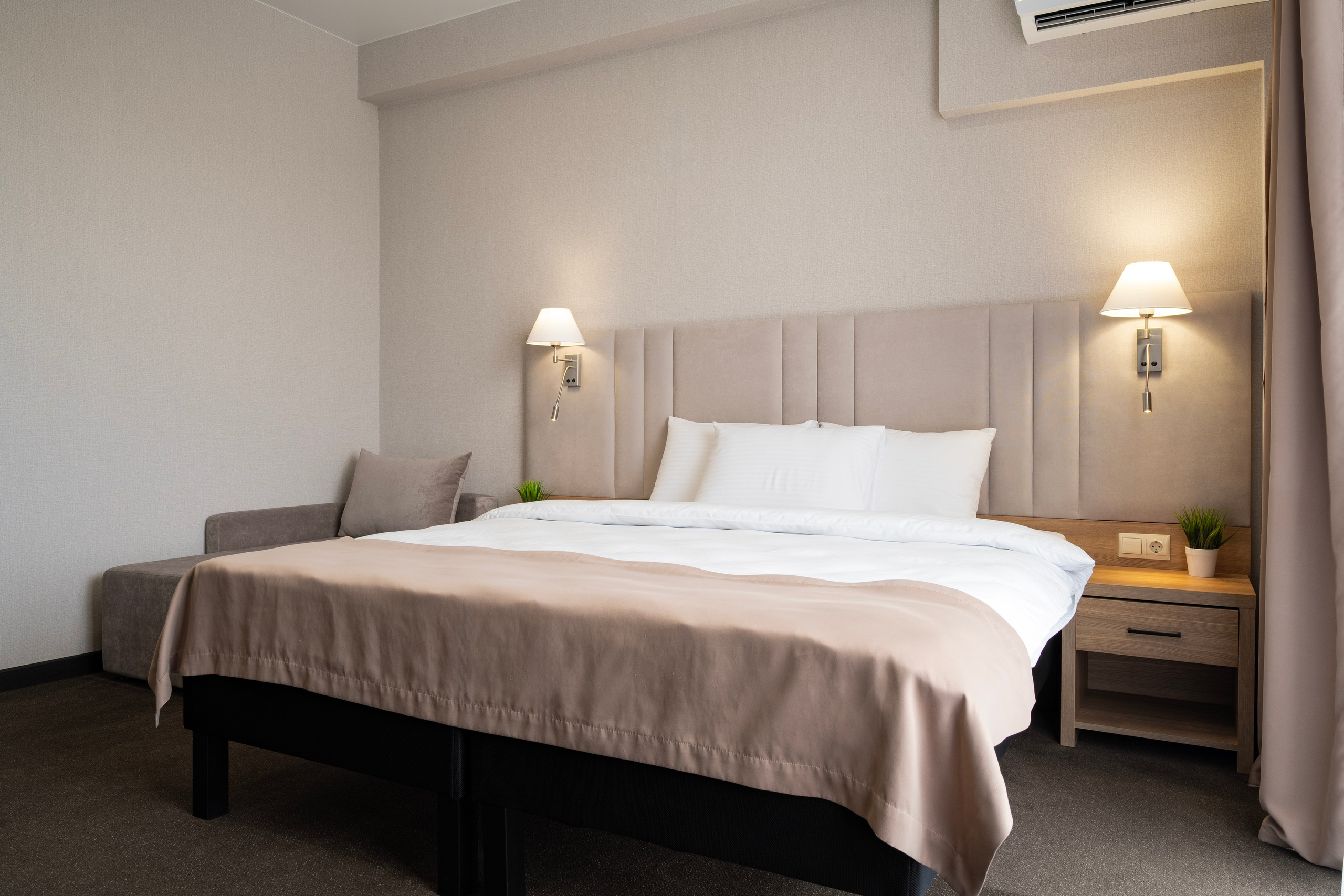 Отель Sariya. Главная