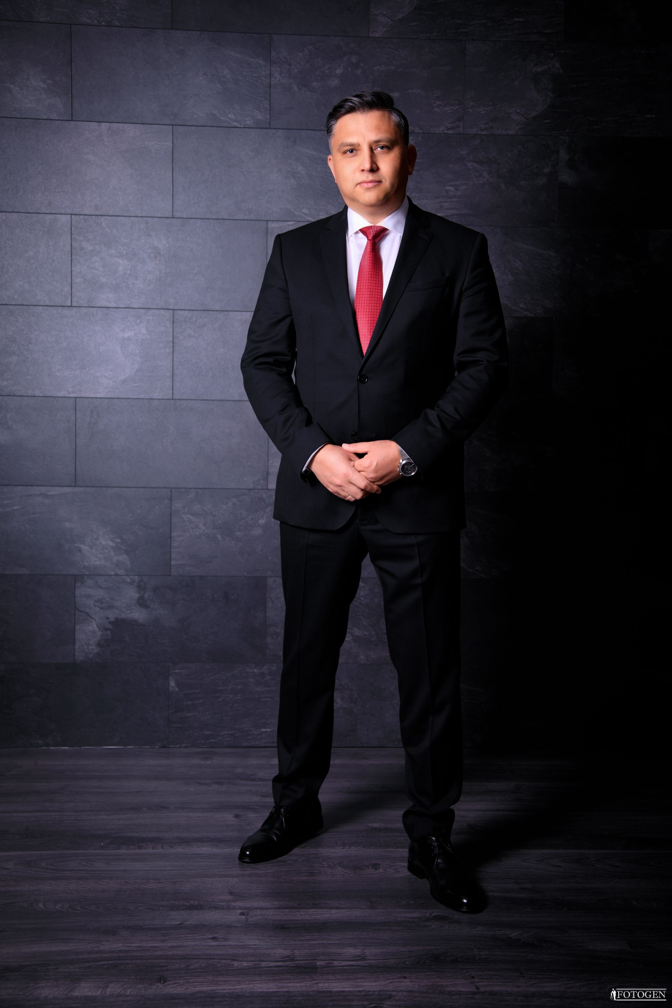 Деловые портреты для мужчин | Премиум сегмент Fotogen. Интерьерная фотостудия FOTOGEN г. Краснодар