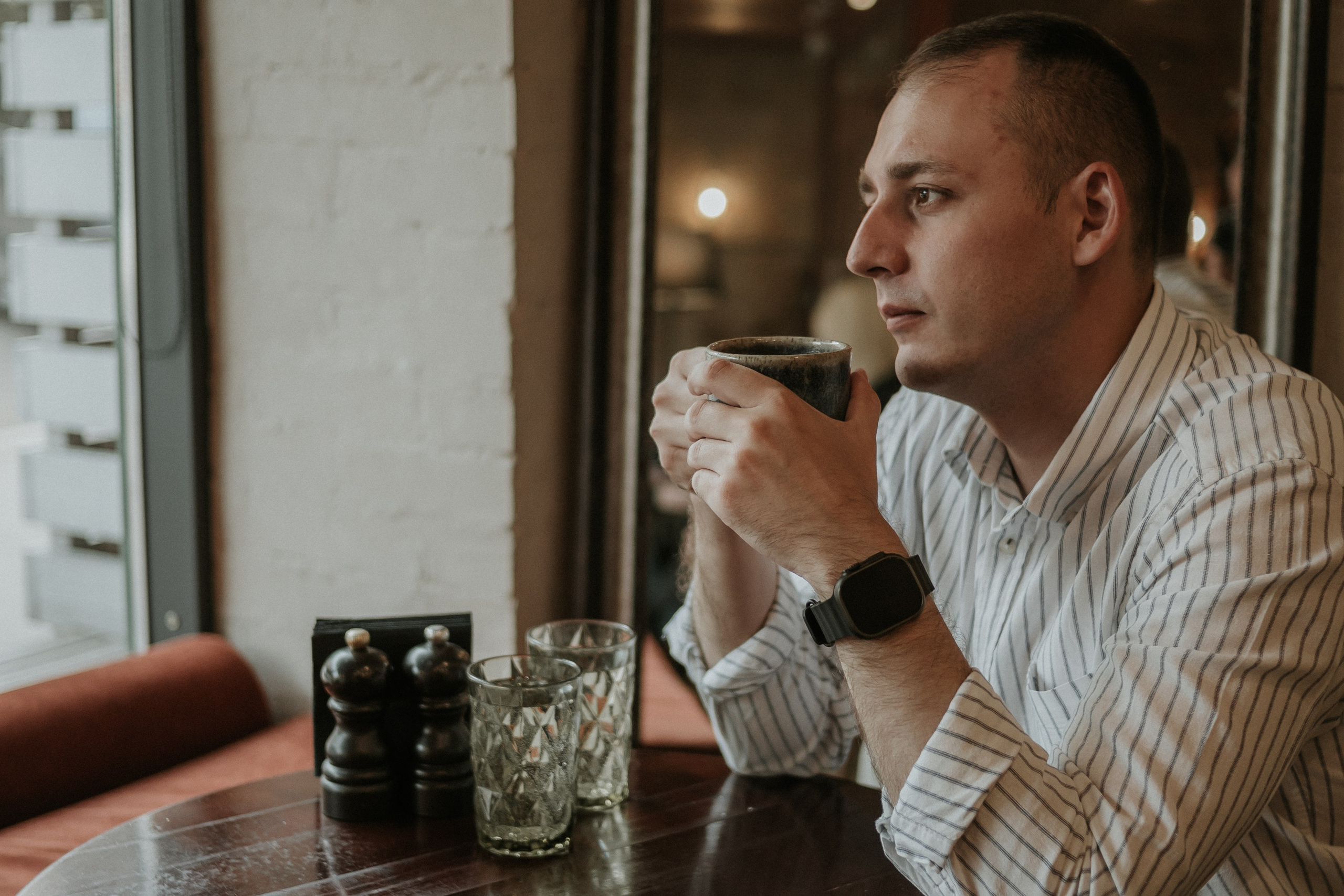 Михаил. Прогулка и кофе. Фотограф Регина Крикунова г. Красноярск