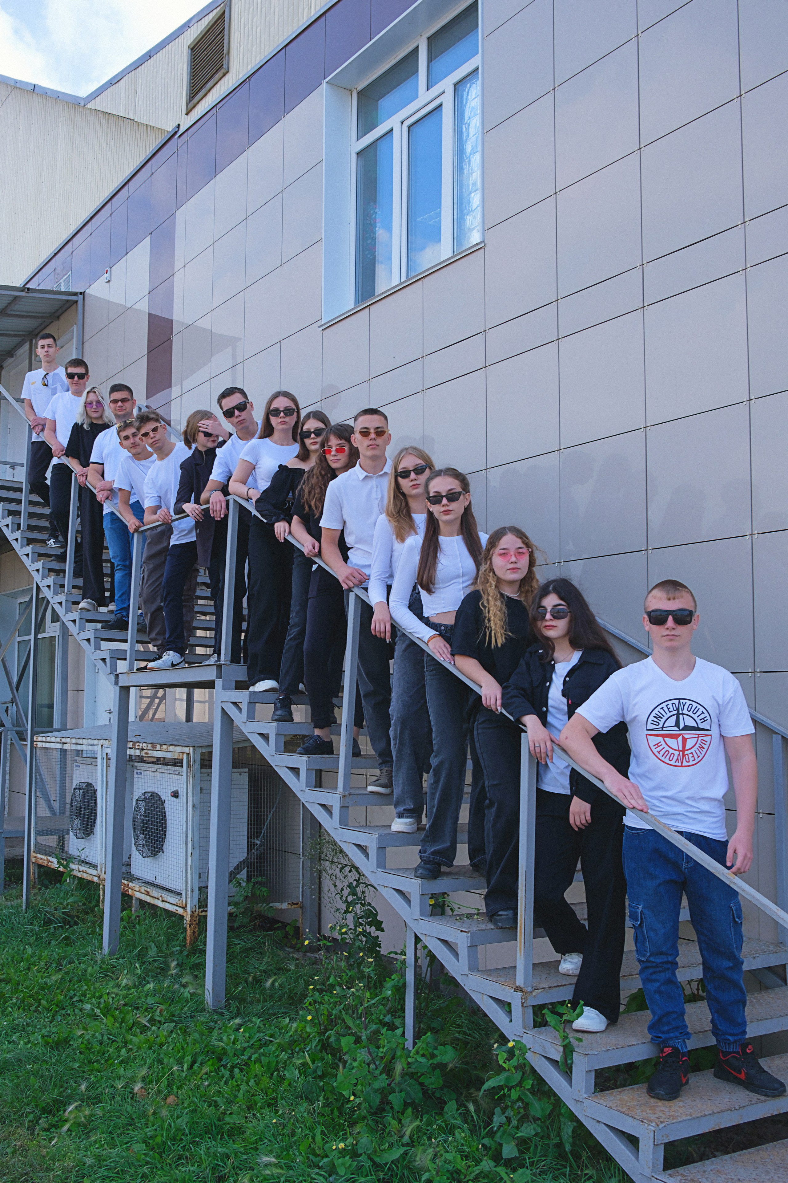 Выпускной альбом 2024. Фотограф и видеограф в Омск/Москва Сащенко Лера