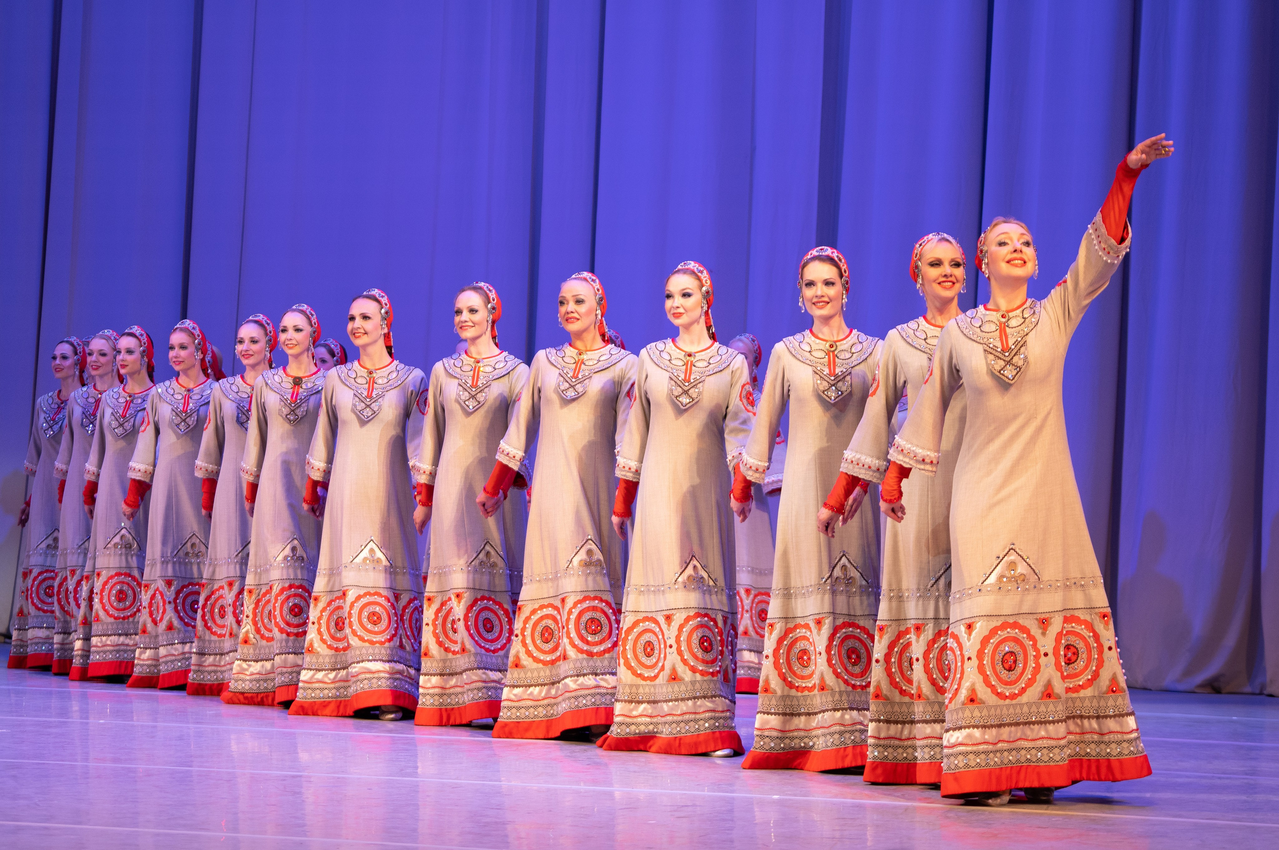 Ансамбль «Берёзка» им. Н. С. Надеждиной. Фотограф Николай Костюк