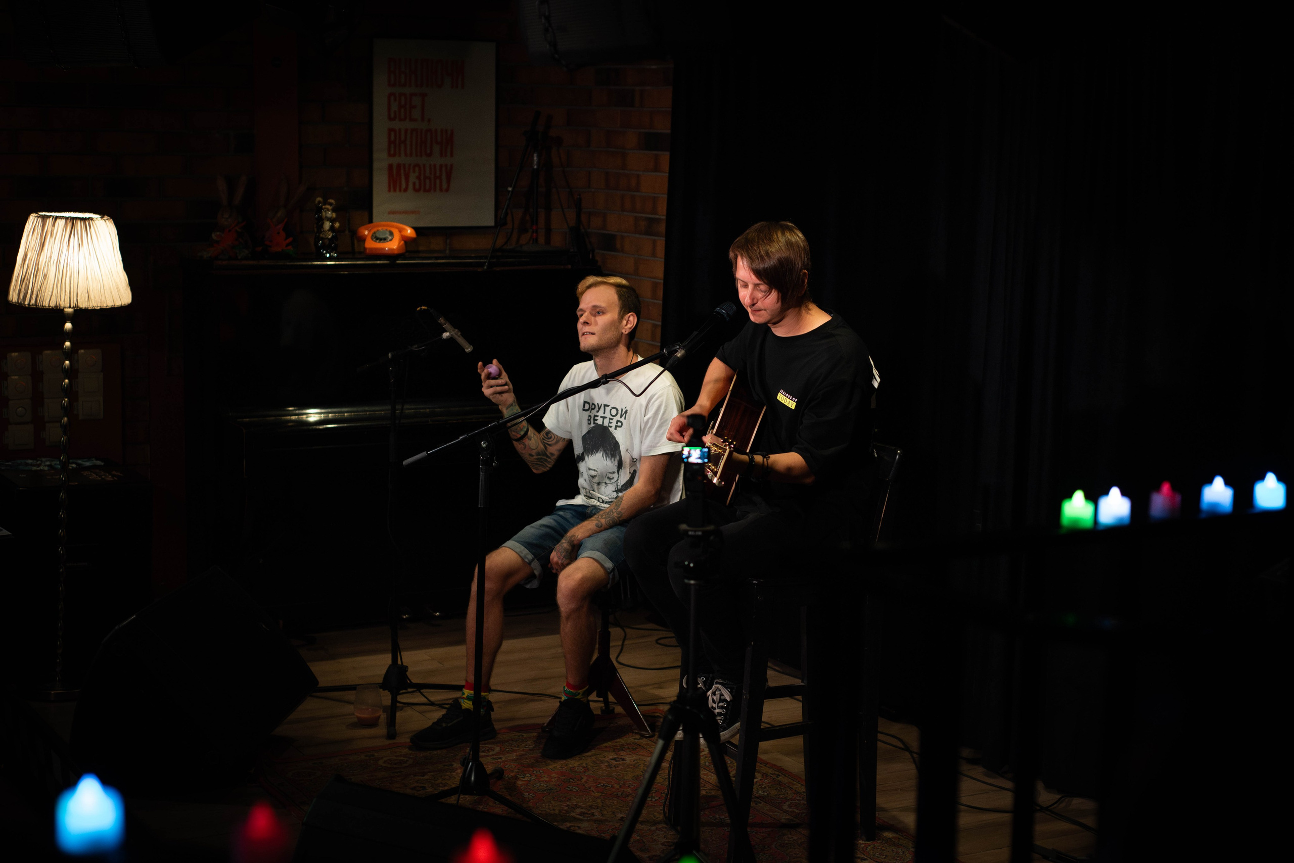 Лёва Сазонов (1 августа 2024 года, Москва, арт-кафе Пушкарёв). Фотограф Светлана Блинова, Москва и Московская область