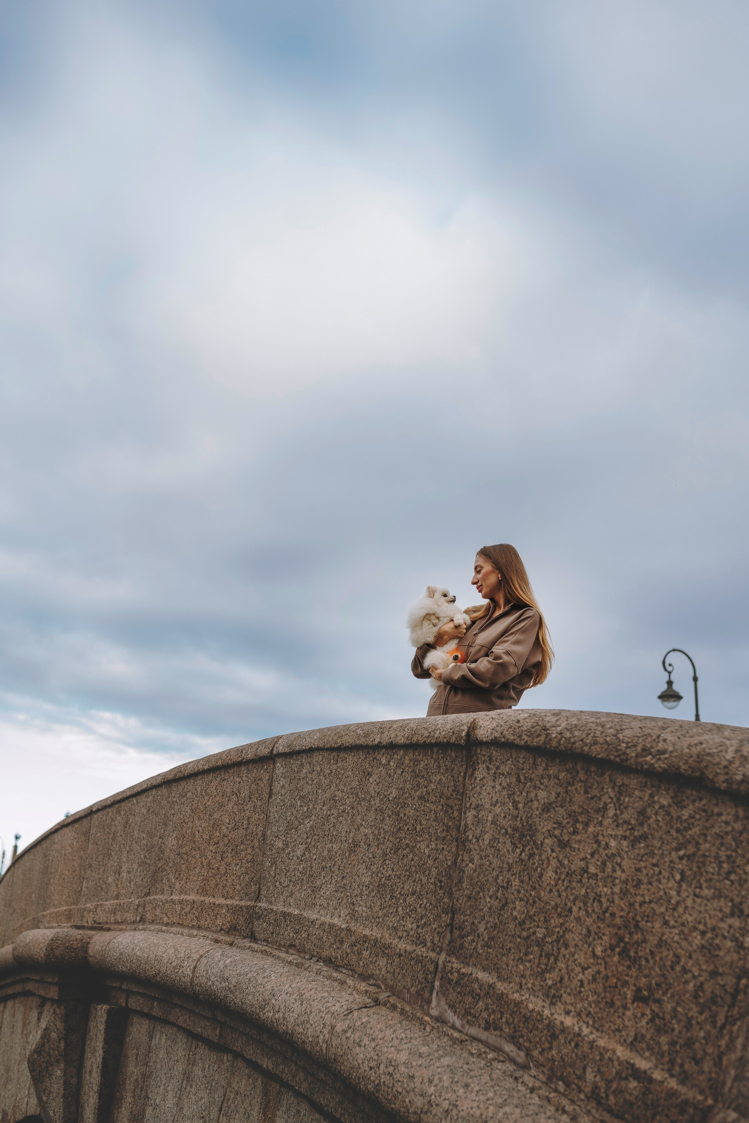 Фотосессия с померанским шпицем. Фотограф анималист в Спб недорого Олеся Майорова