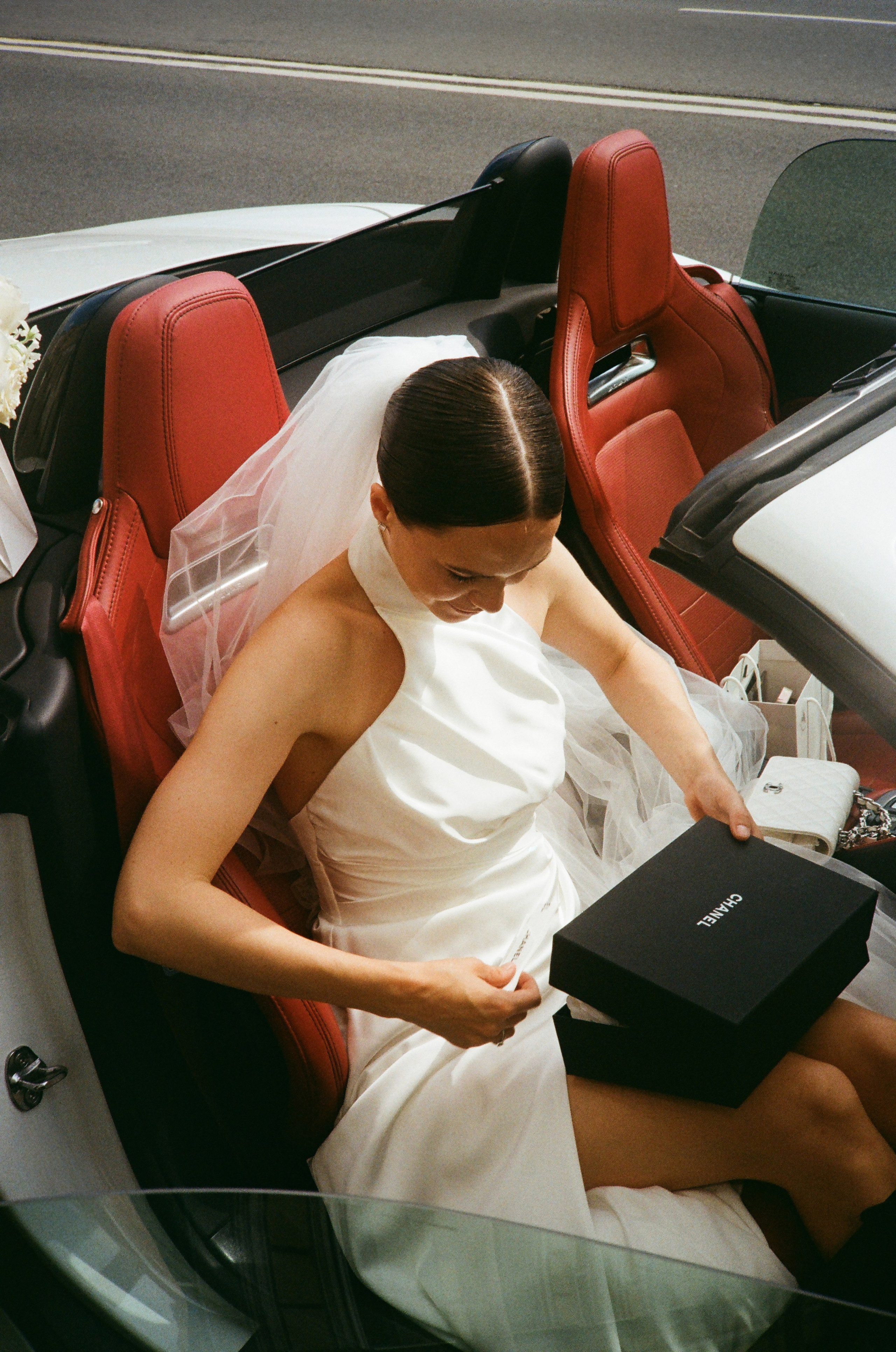 Свадебная фотосессия на пленку. Сестры Карабаза. Фотографы и ретушеры в Москве и Санкт-Петербурге