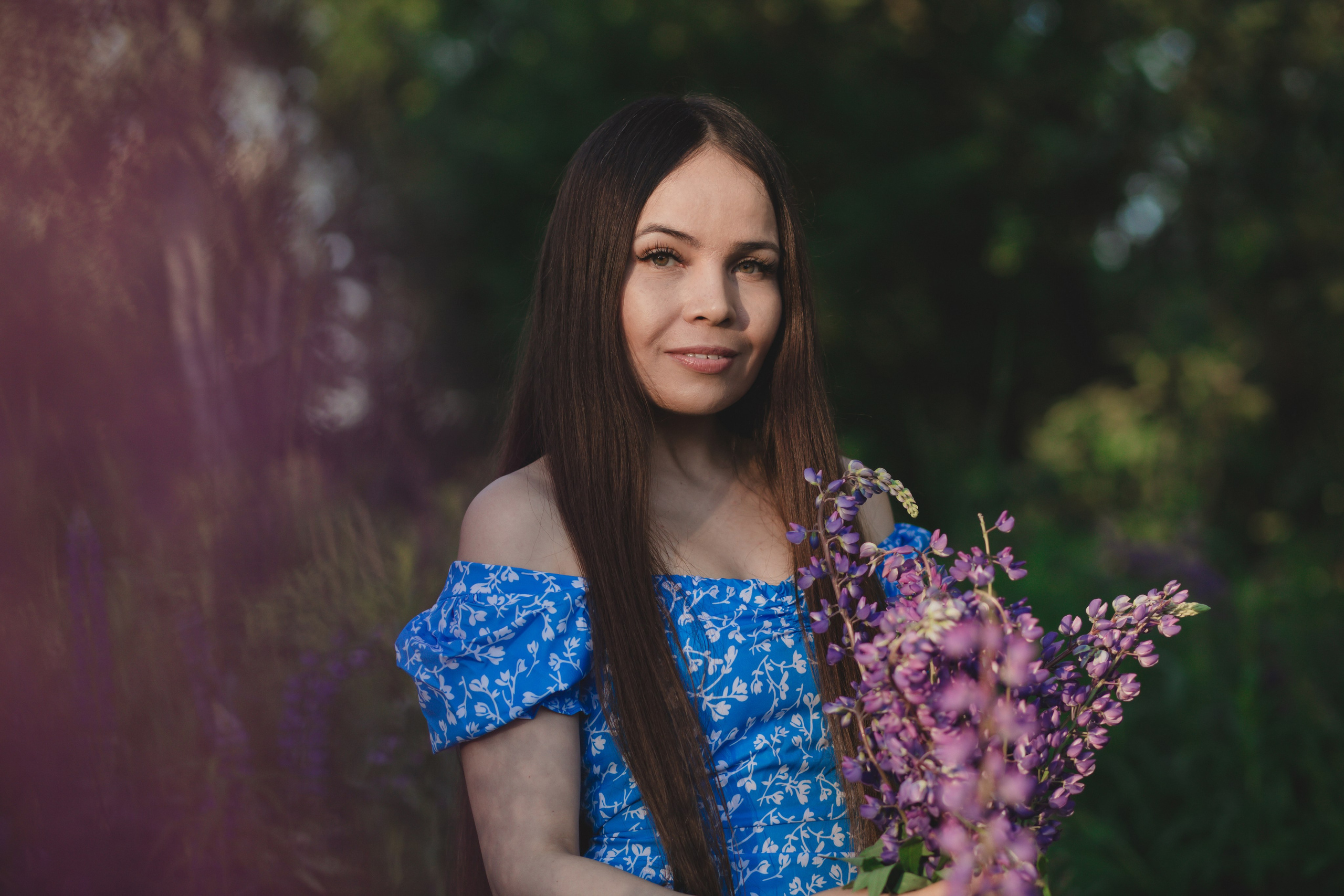 Таня в люпинах — бренд‑фотосессия в Москве, О проекте: люпиновый образ и атмосфера, Почему выбраны люпины?, Что мы создаём вместе, Образы и стилизация, Локация и настроение, Где использовать фото, Забронируйте съёмку, бренд-фотосессия в люпинах, люпины в Москве, визуальный контент для экспертов, фотосессия для личного бренда, Катерина Сысуева, rina_sphoto