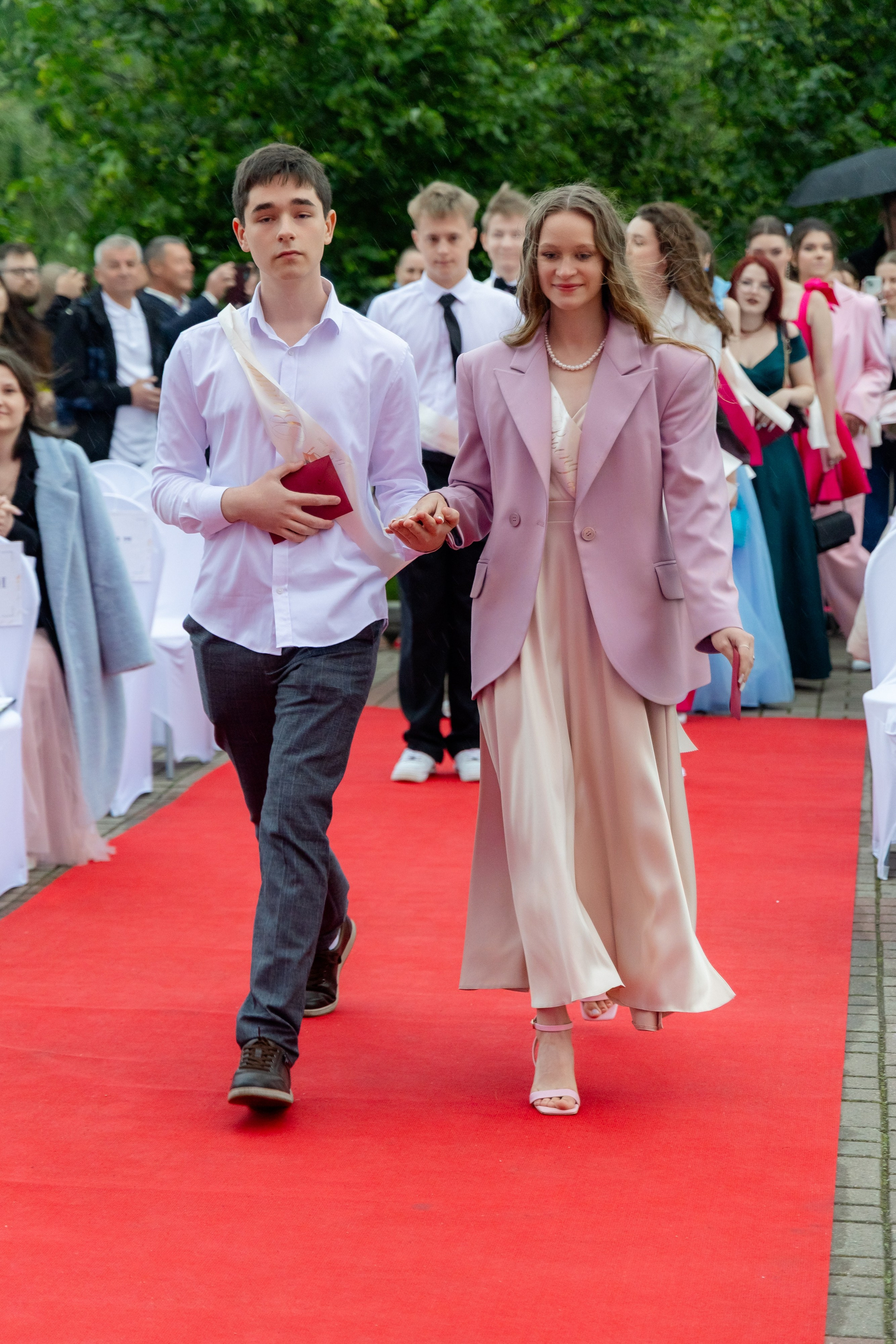 Школьный выпускной 2025 год в Минске, Беларуси. Свадебный фотограф в Минске/Беларуси Сергей Спиридонов