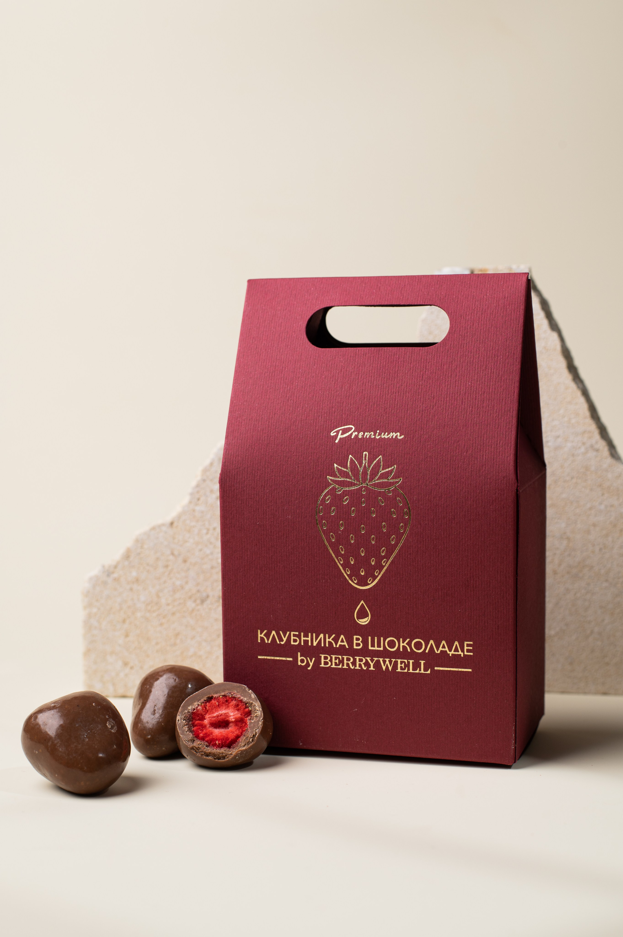 Фотографии клубники в шоколадке для социальных сетей. Предметный и фуд-фотограф в Москве Мария Гладких