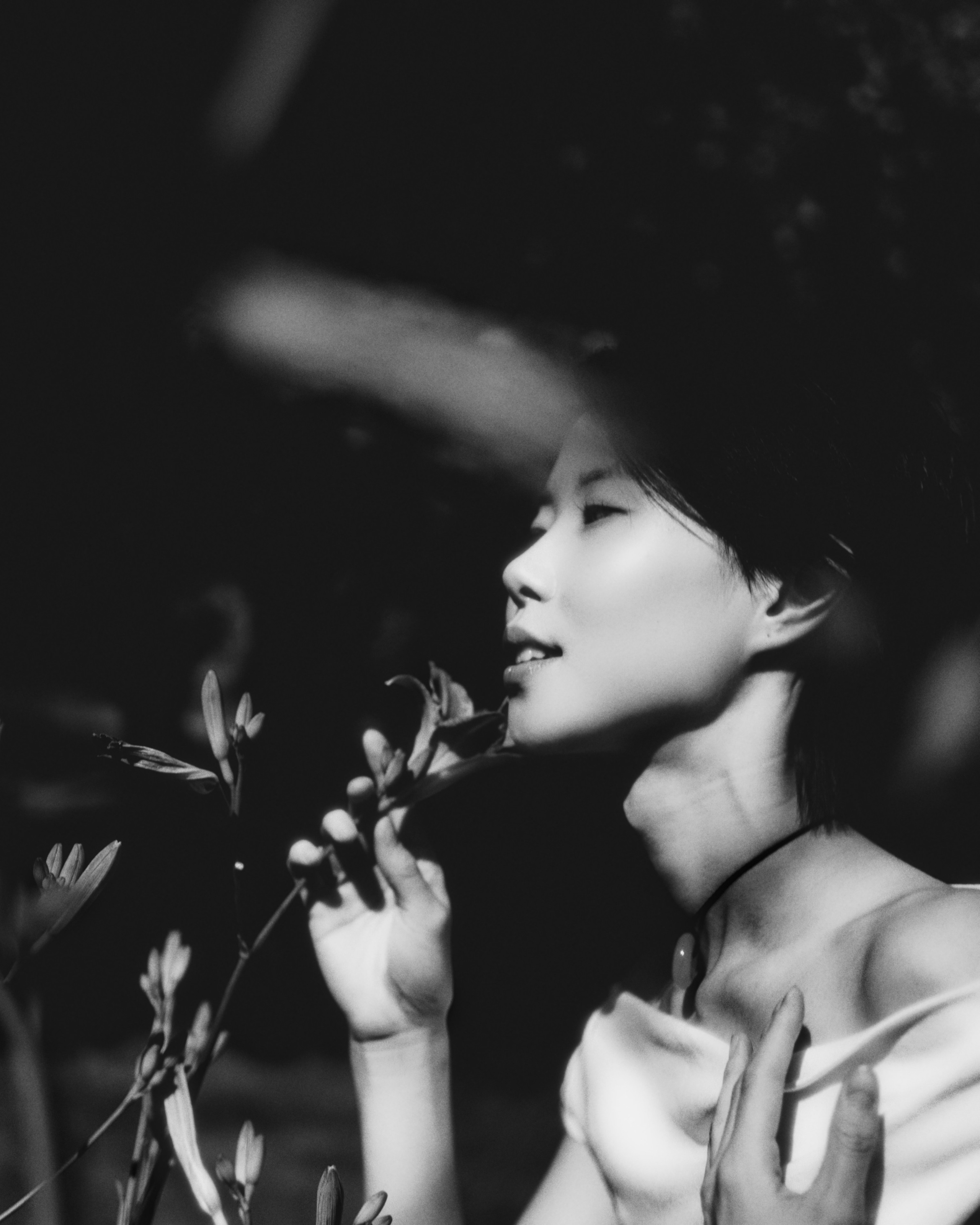 Портретный фотограф и видеограф в Москве Кошеренкова Екатерина. Черно белая-съёмка. Минимализм