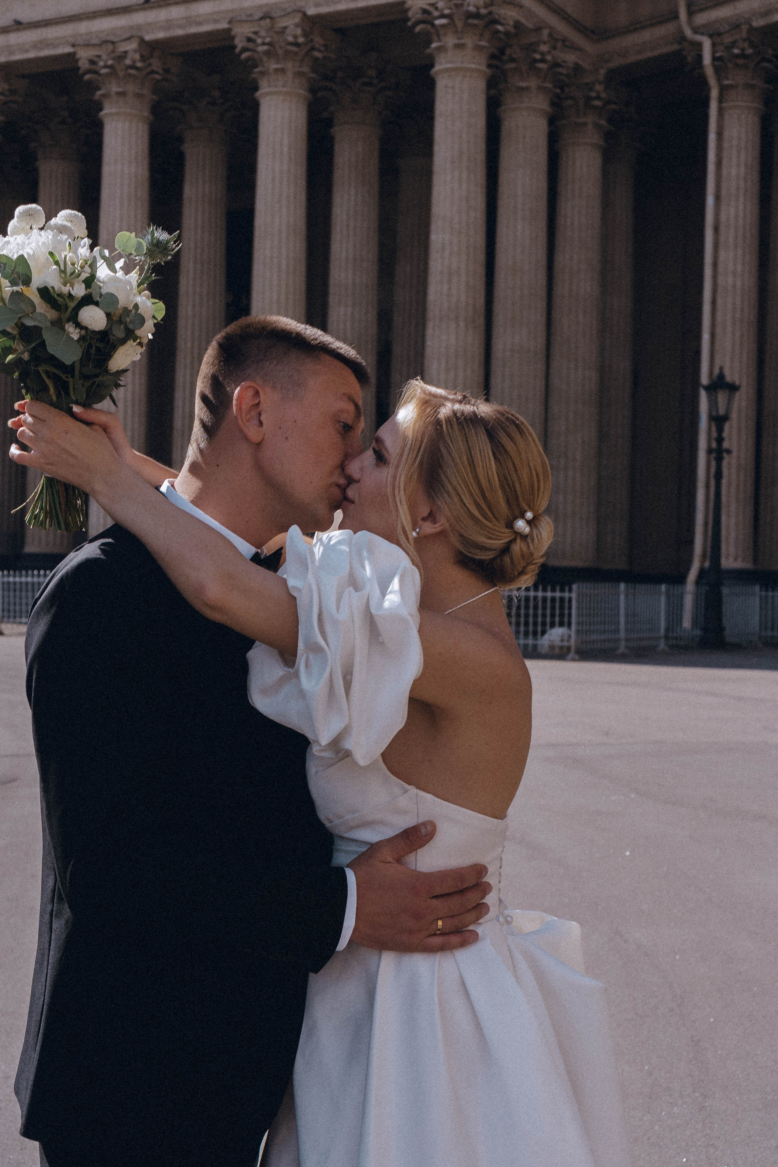 СВАДЕНБНАЯ СЬЕМКА НА КАТЕРЕ ПО КАНАЛАМ САНКТ-ПЕТЕРБУРГА И В АКВАТОРИИ НЕВЫ. Профессиональный фотограф, Санкт-Петербург — Виктория Богомолова