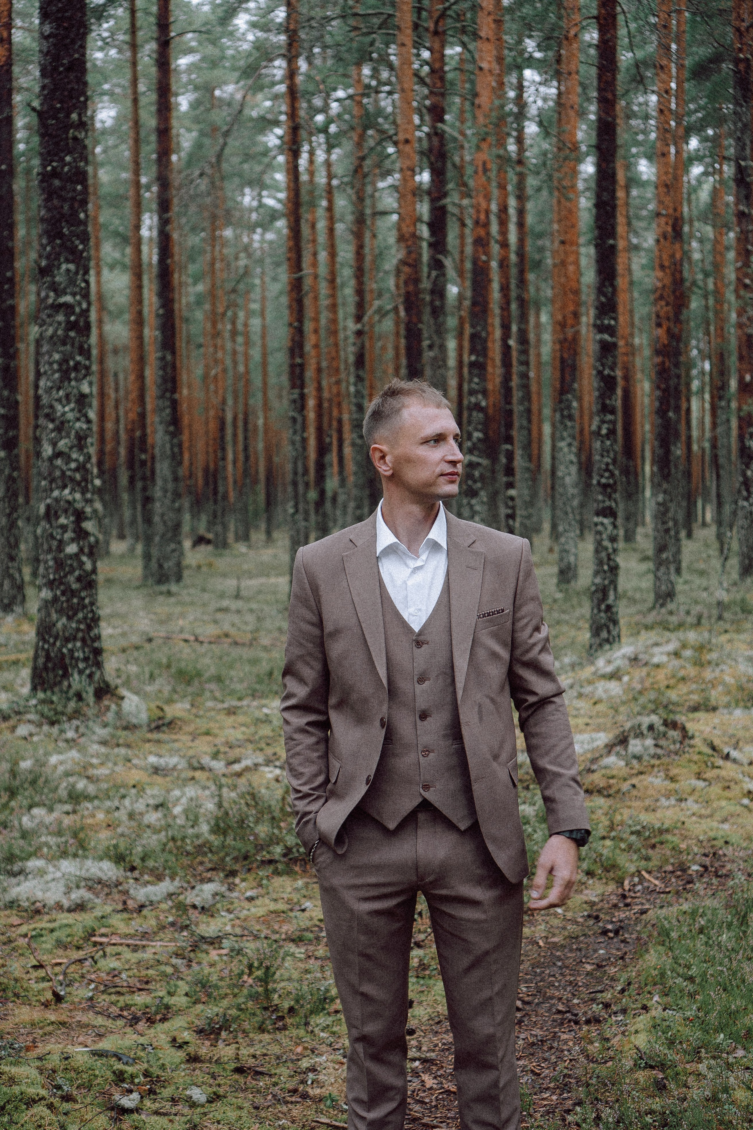 СВАДЕБНАЯ ФОТОСЕССИИЯ ПАРЫ В ГОРОДЕ ПРИОЗЕРСК В СОСНОВОМ ЛЕСУ И С ПИКАПОМ. Профессиональный фотограф, Санкт-Петербург — Виктория Богомолова