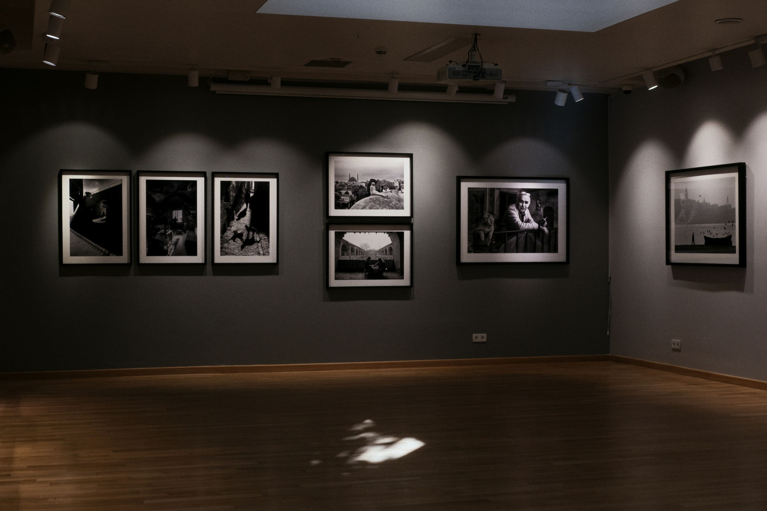 Beyoğlu x Karakoy, Istanbul / Türkey AW26. Фотограф Юрин Евгений