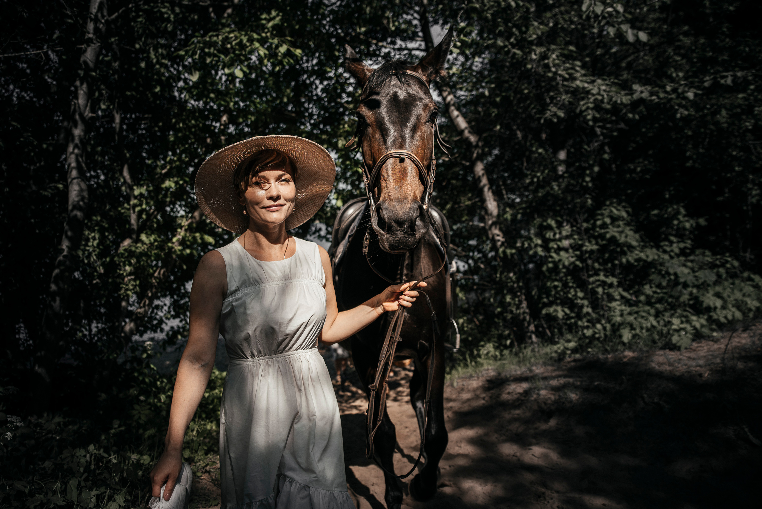 девушка с конём