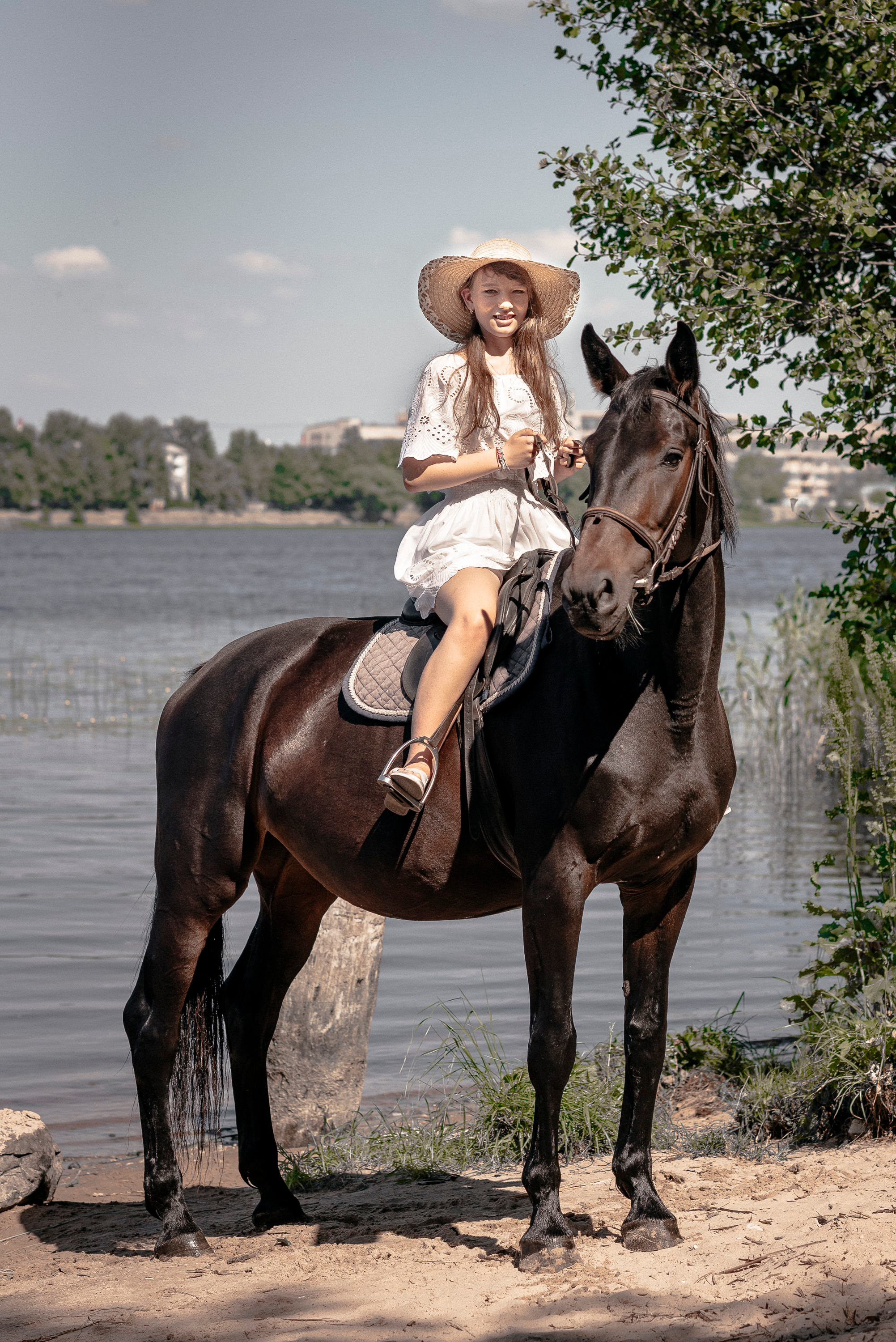 девушка и конь