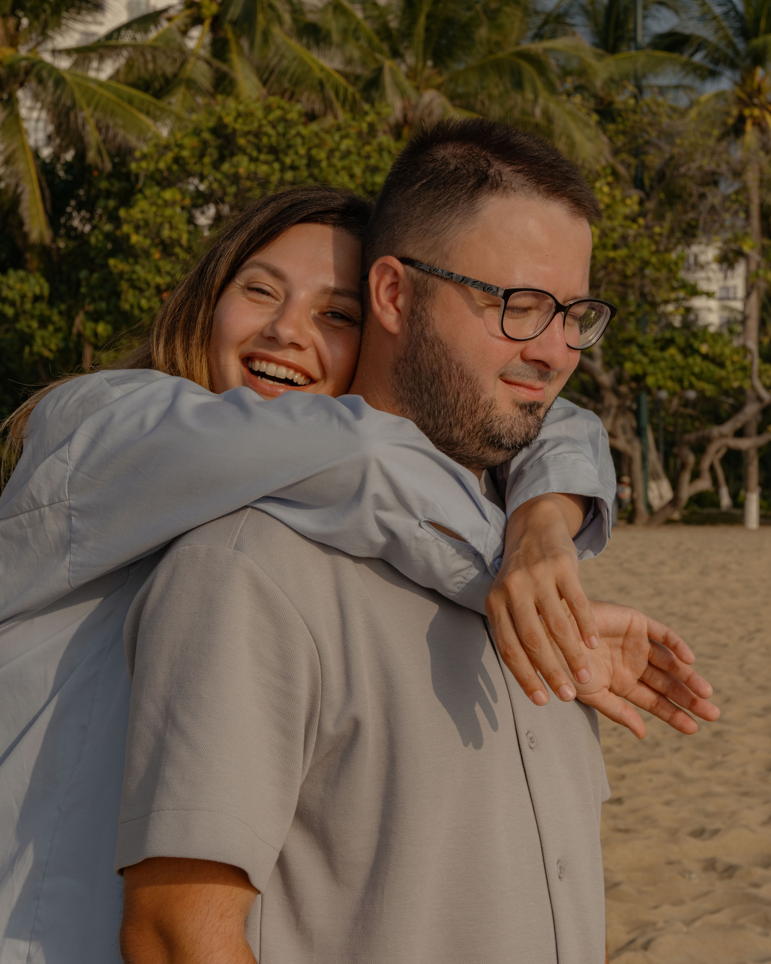 Mother and daughters. Portrait photographer Nha Trang | Julia Meshanina