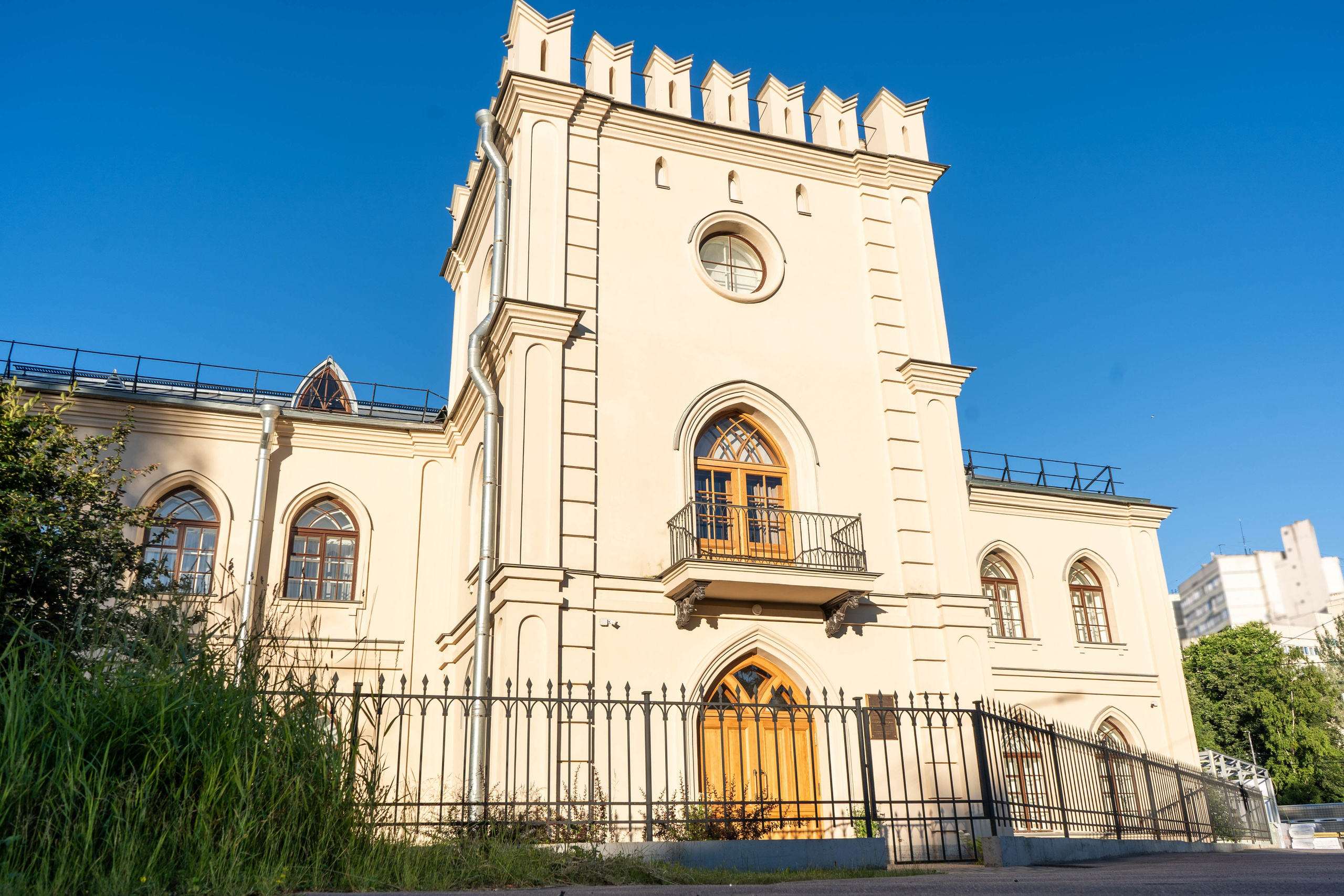 Фасады зданий. Фотограф недвижимости Света Гу в Санкт-Петербурге