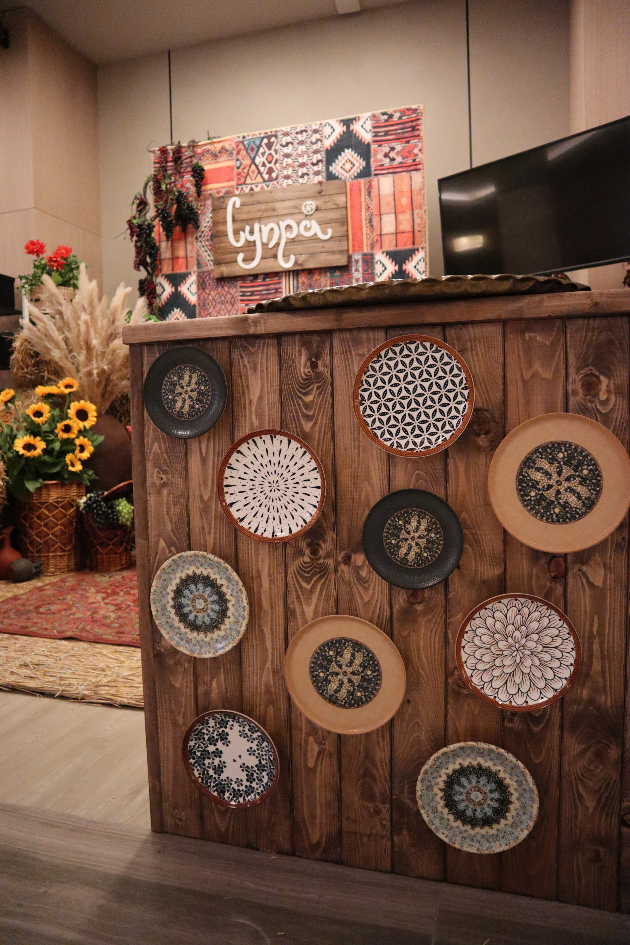 Супра. VIZUAL DECOR Сочи — профессиональное декоративное оформление мероприятий, стильных входных групп и интерьерных пространств