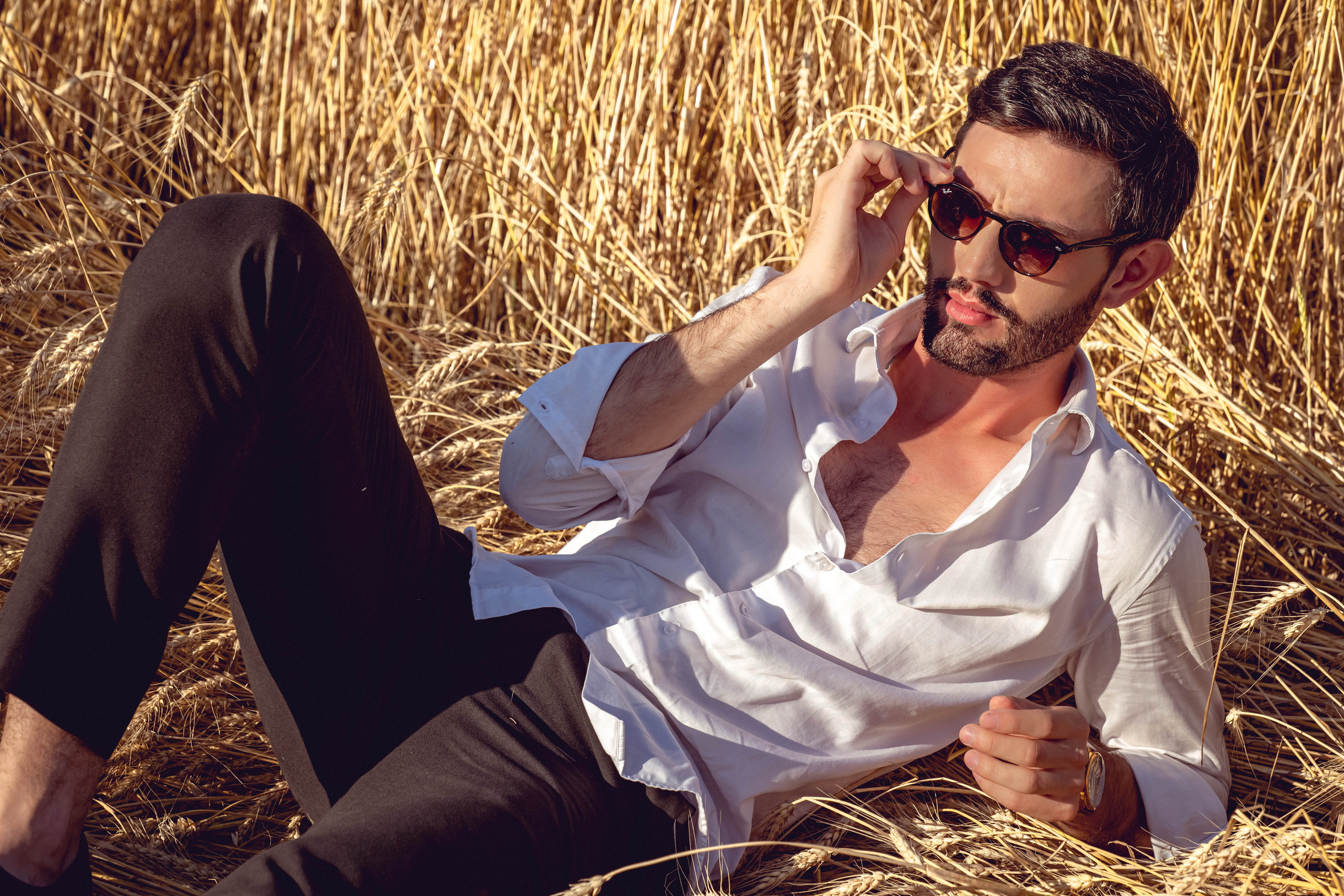 Иван в поле. Фотосессия в Спб в студии, фотограф Панютина Марина