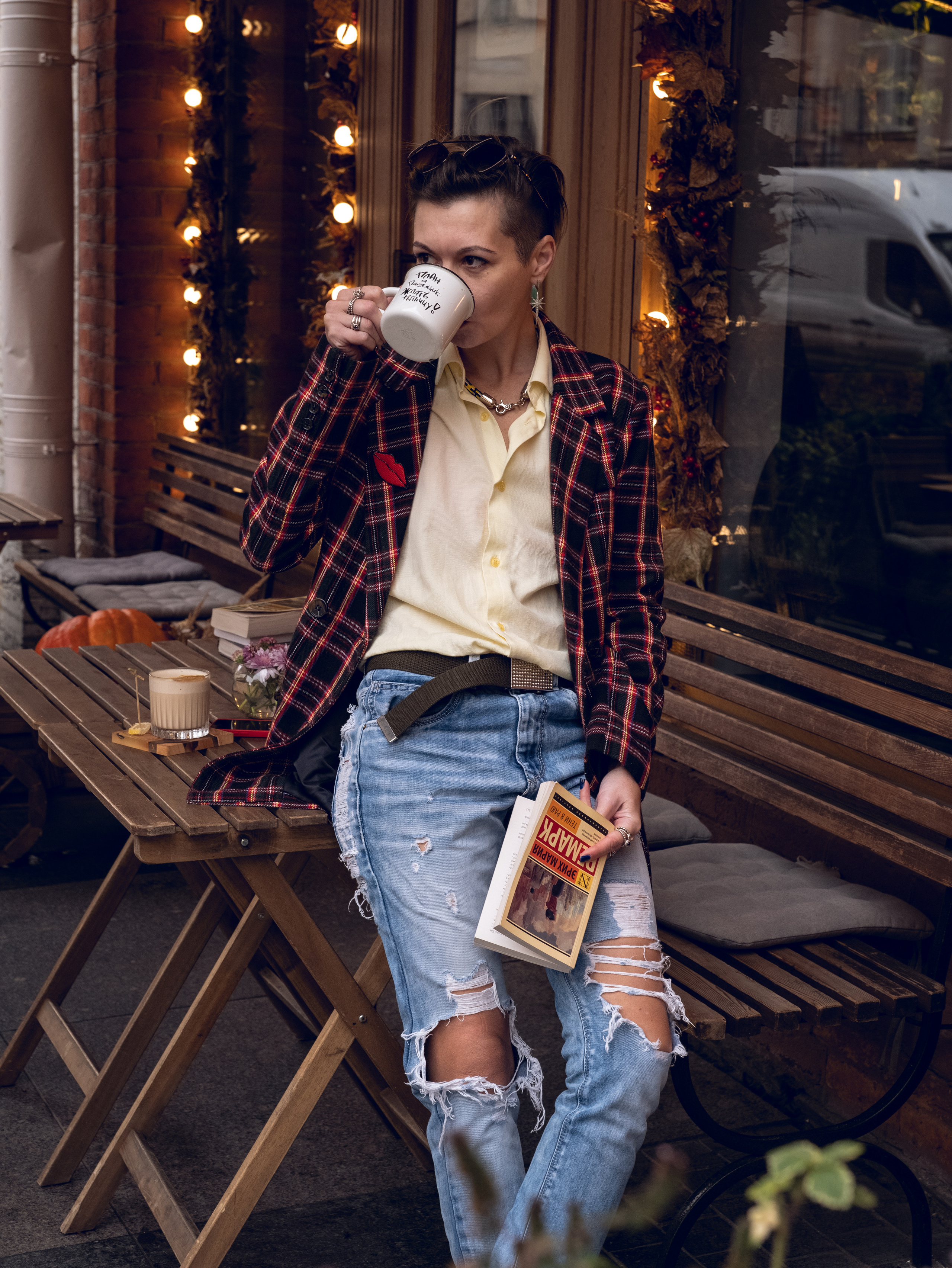 Вика, кафе. Фотосессия в Спб в студии, фотограф Панютина Марина