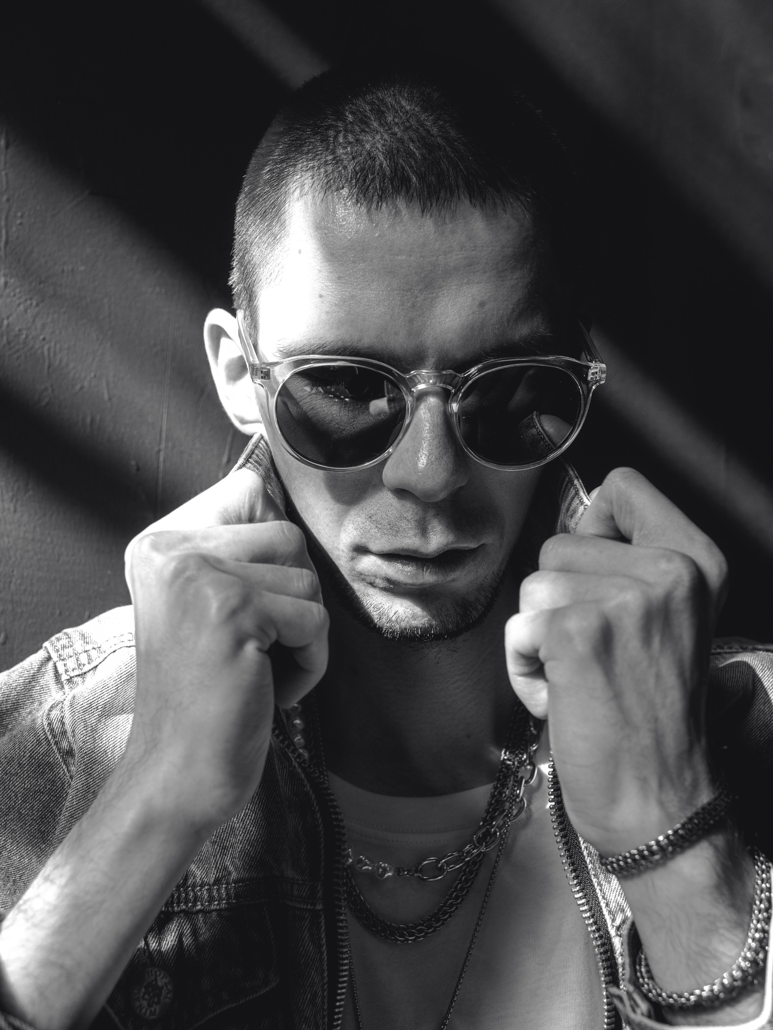 Семен. Фотосессия в черно-белом стиле. Фотосессия в Спб в студии, фотограф Панютина Марина