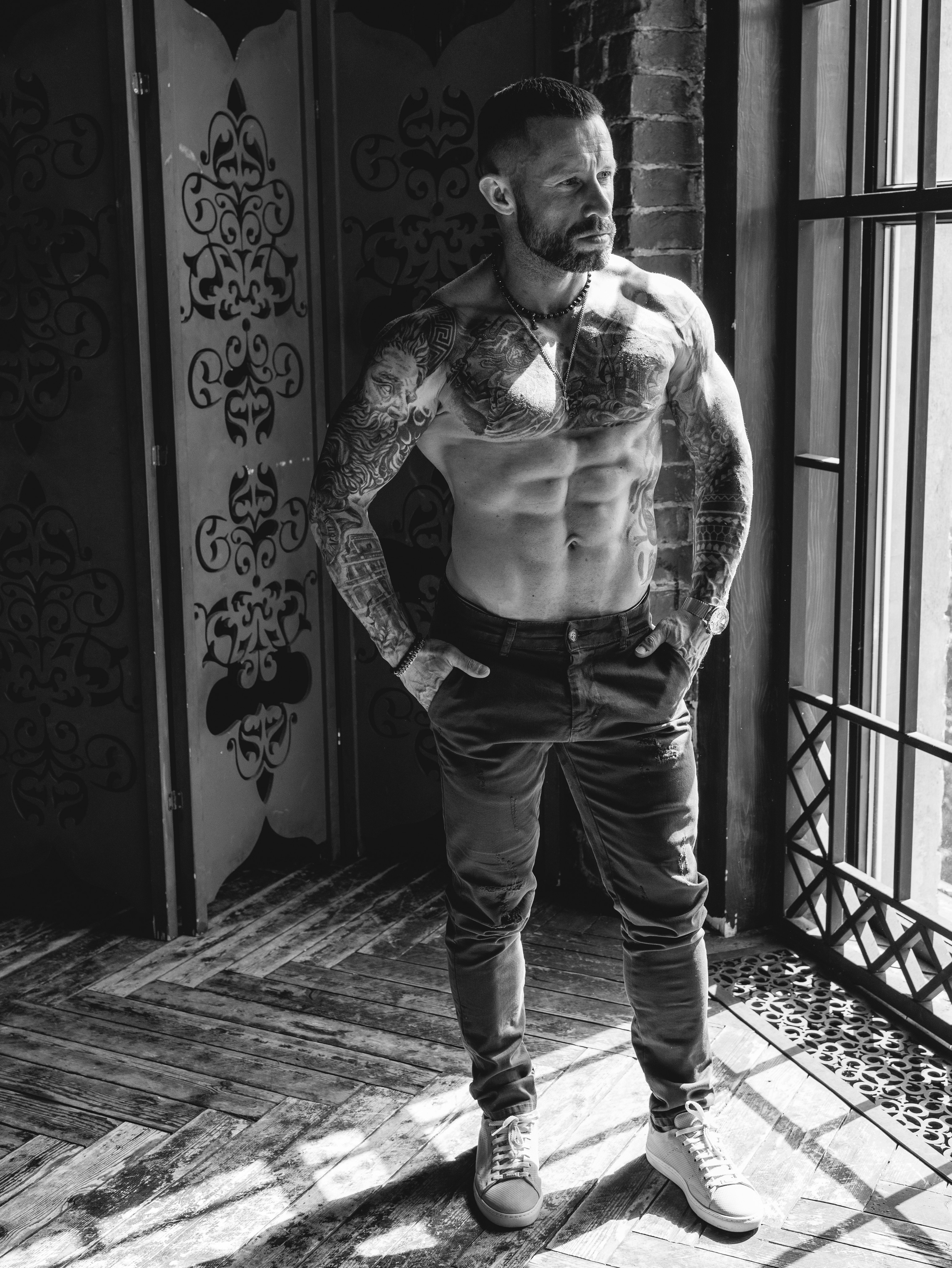 Сергей. Фотосессия в студии апартаменты. Фотосессия в Спб в студии, фотограф Панютина Марина