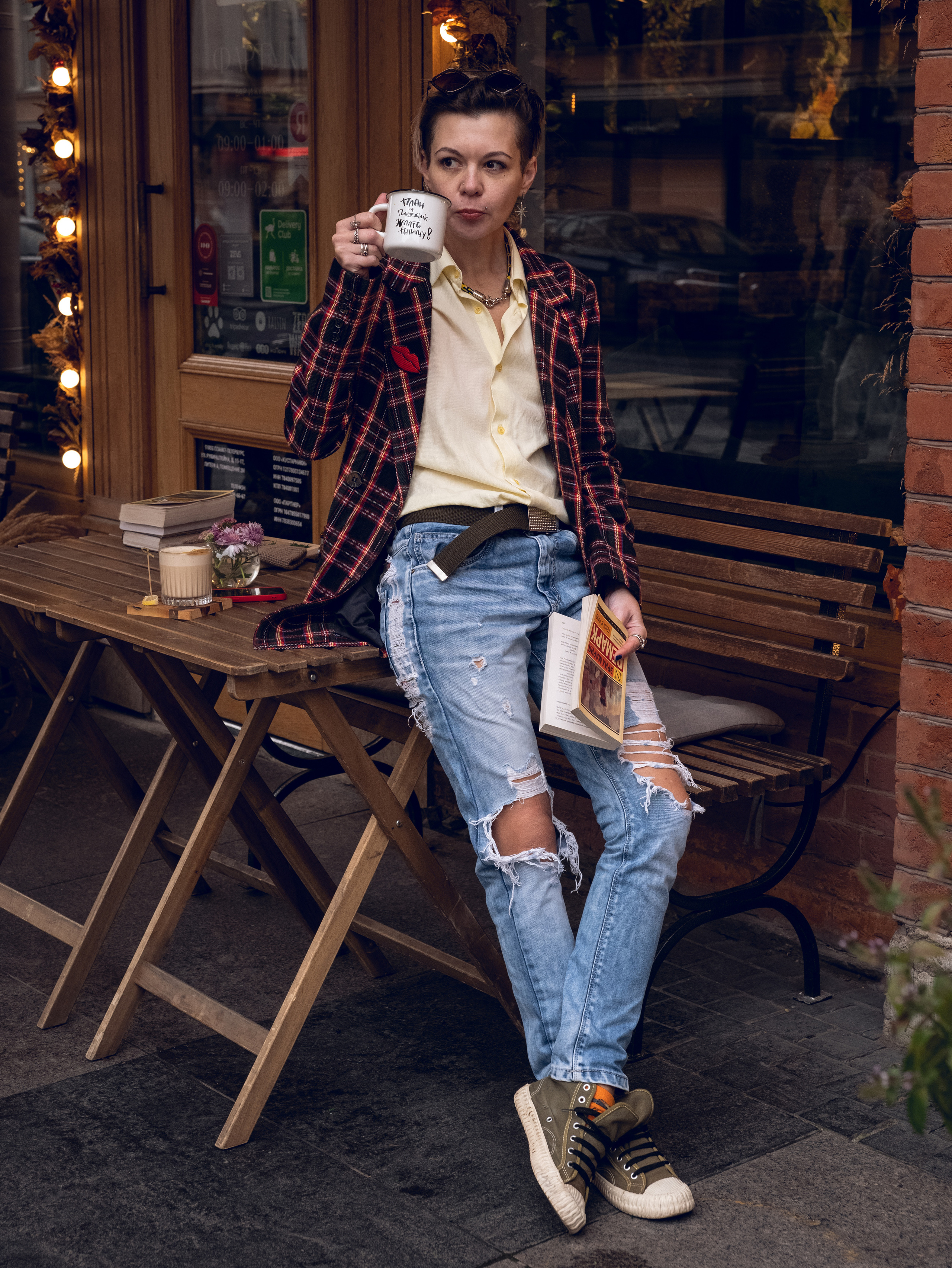 Вика, кафе. Фотосессия в Спб в студии, фотограф Панютина Марина