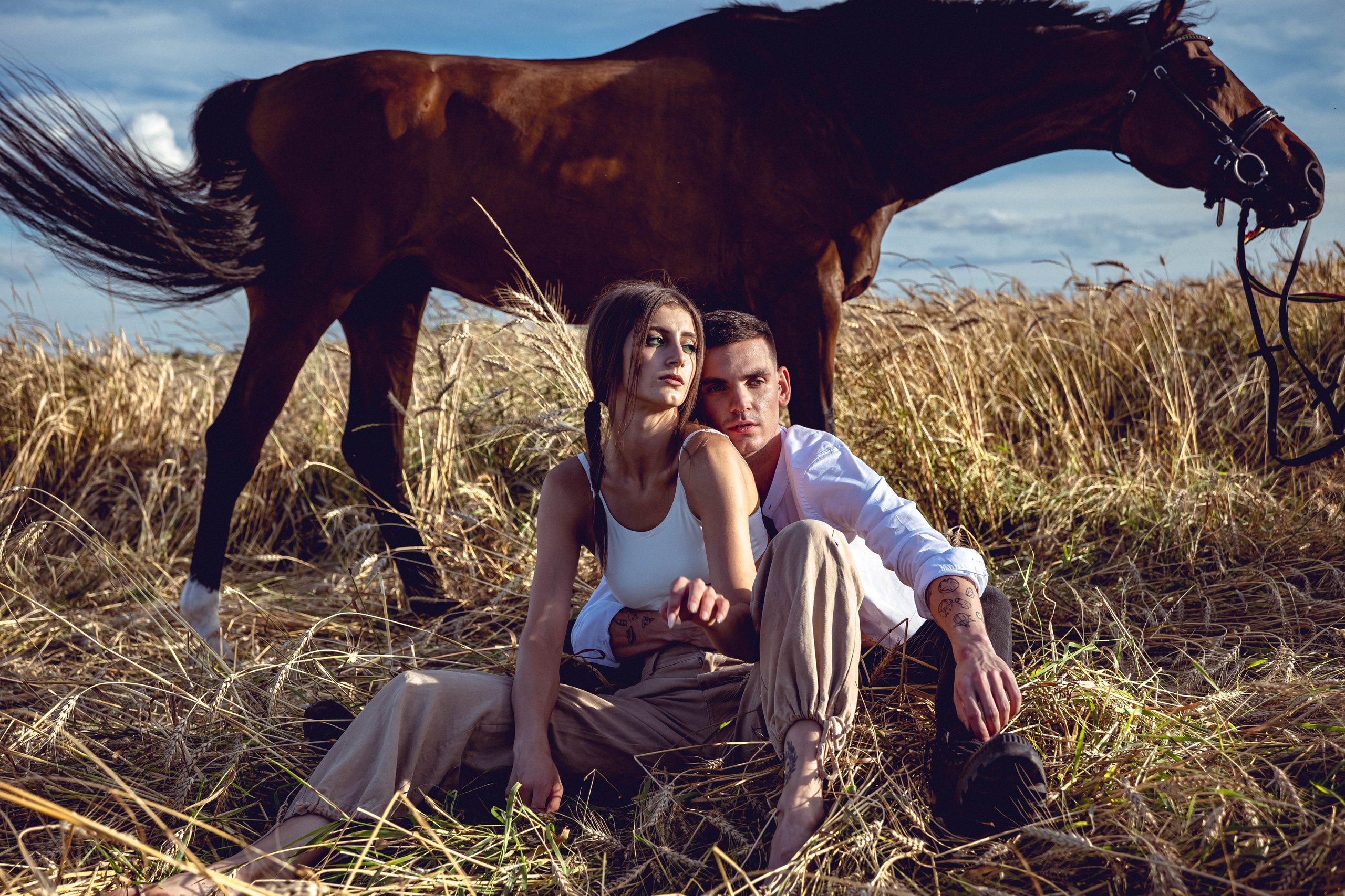 Фотодень в поле с конями. Фотосессия в Спб в студии, фотограф Панютина Марина