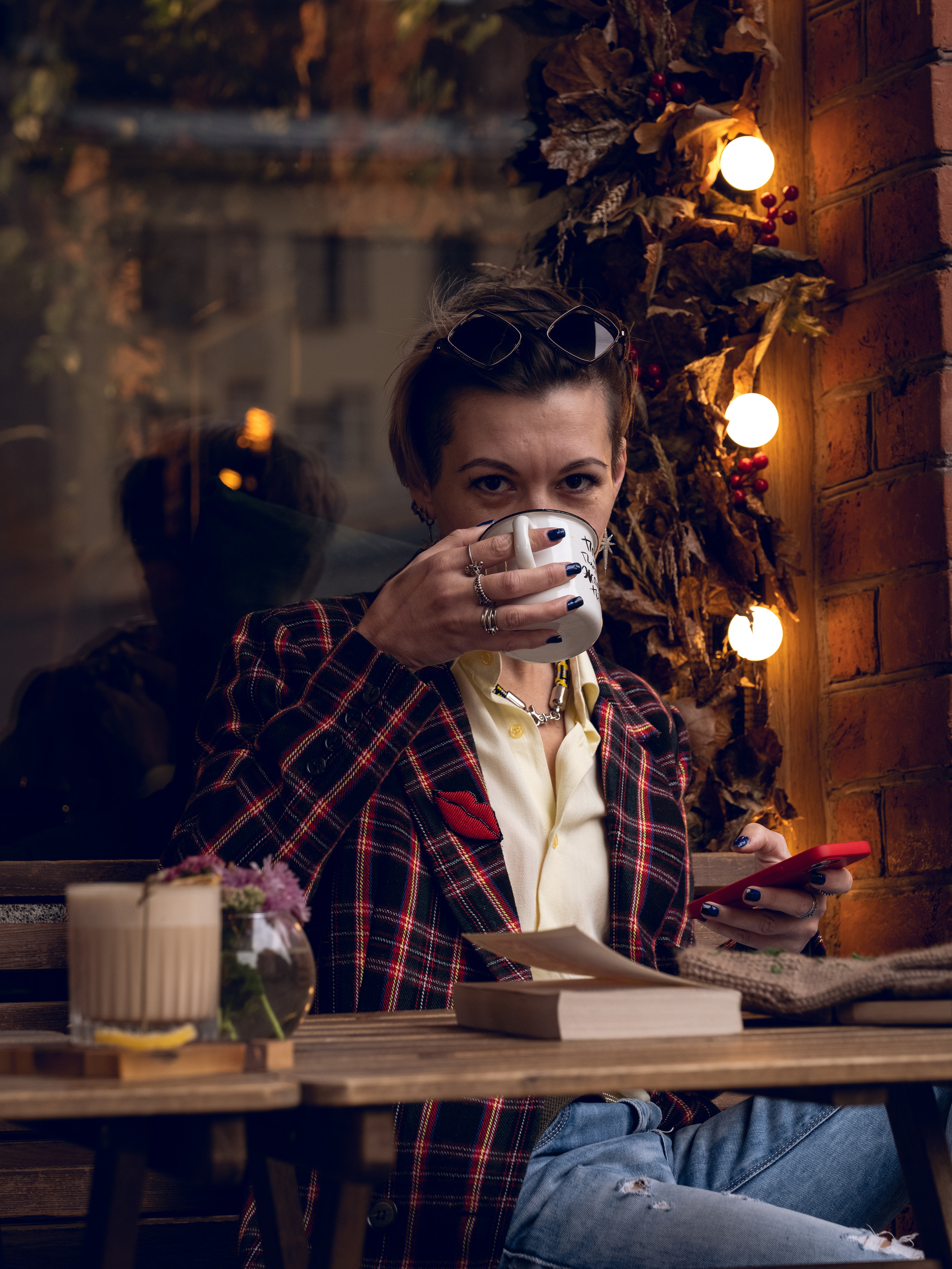 Вика, кафе. Фотосессия в Спб в студии, фотограф Панютина Марина