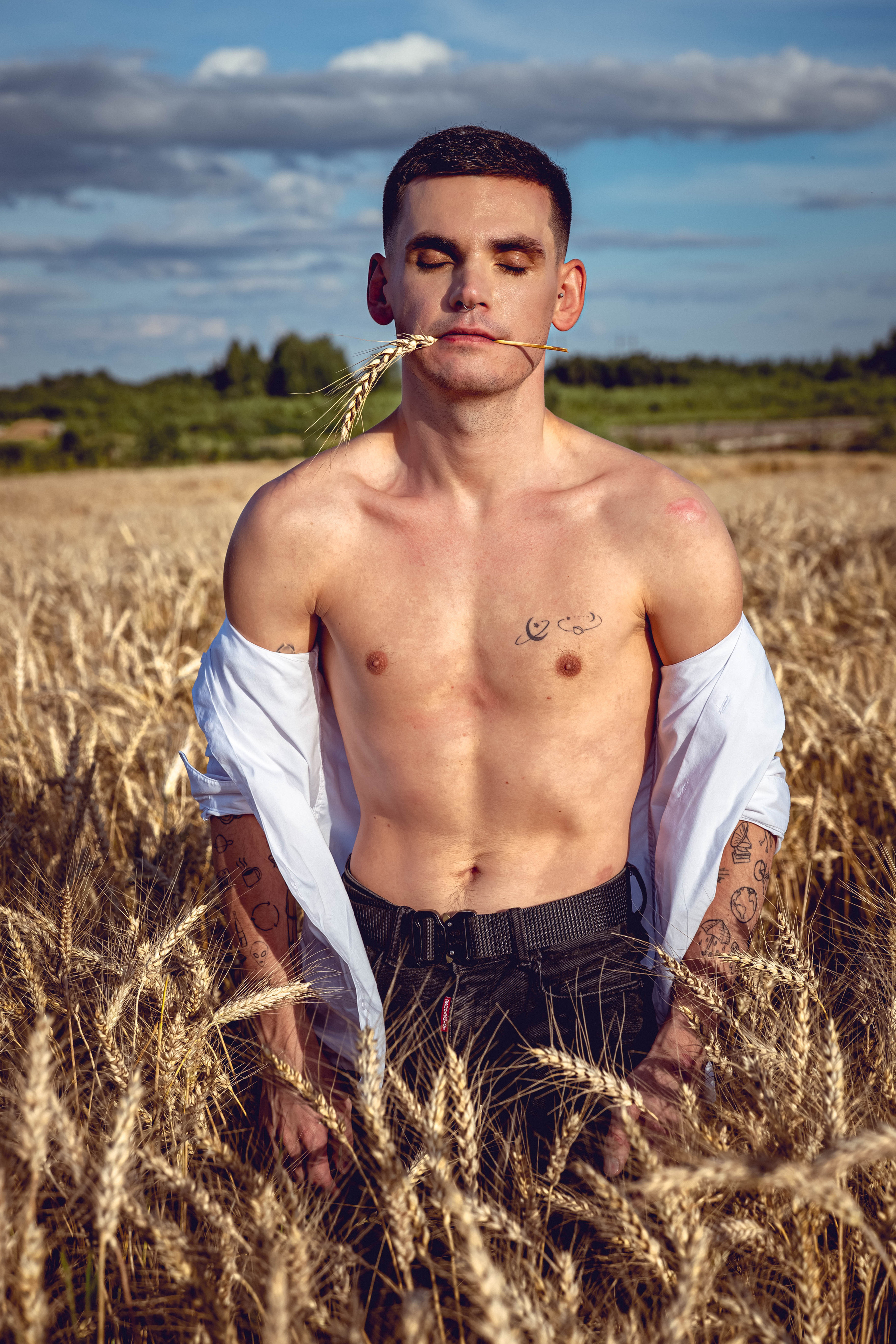 Фотодень в поле с конями. Фотосессия в Спб в студии, фотограф Панютина Марина