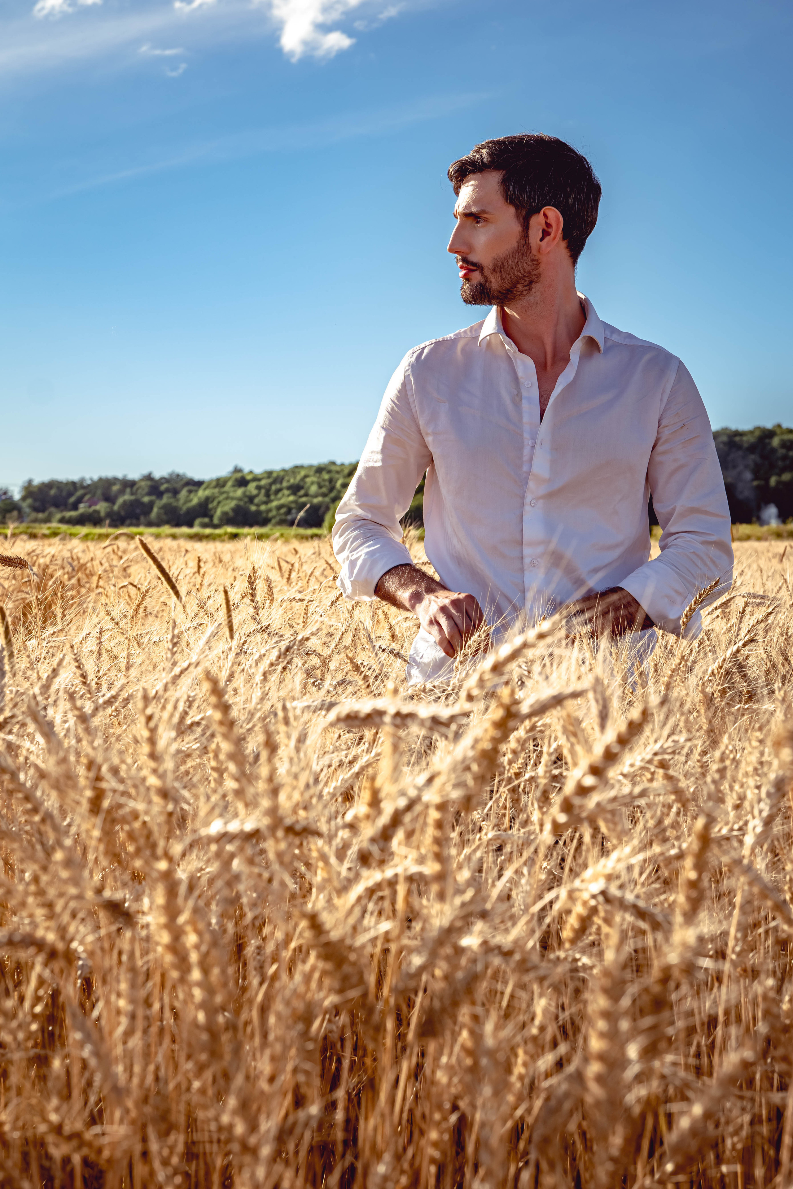 Иван в поле. Фотосессия в Спб в студии, фотограф Панютина Марина