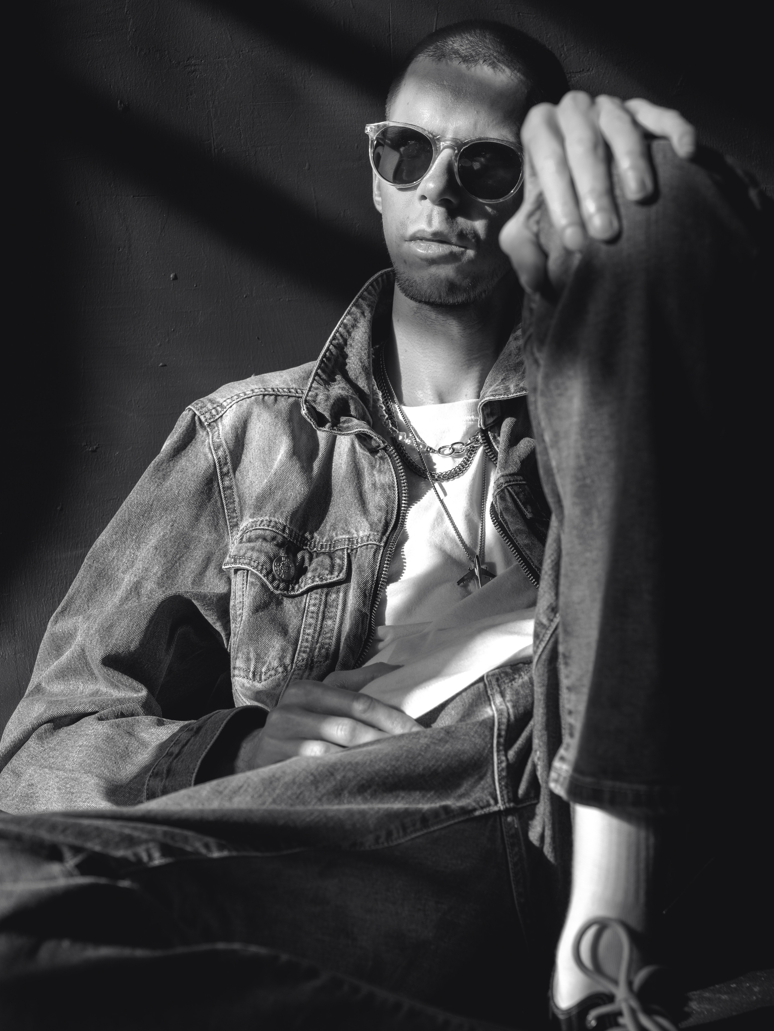 Семен. Фотосессия в черно-белом стиле. Фотосессия в Спб в студии, фотограф Панютина Марина