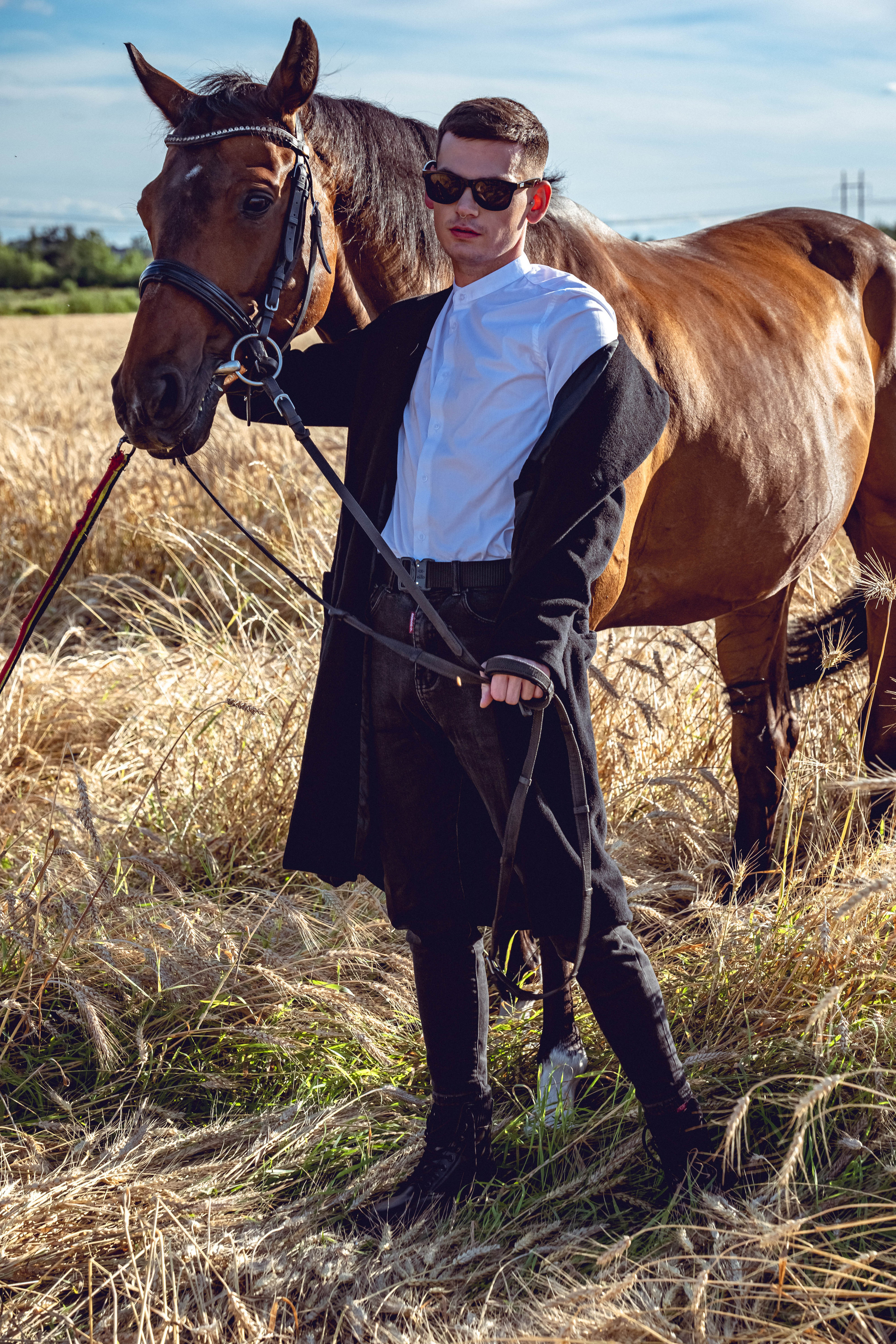 Фотодень в поле с конями. Фотосессия в Спб в студии, фотограф Панютина Марина