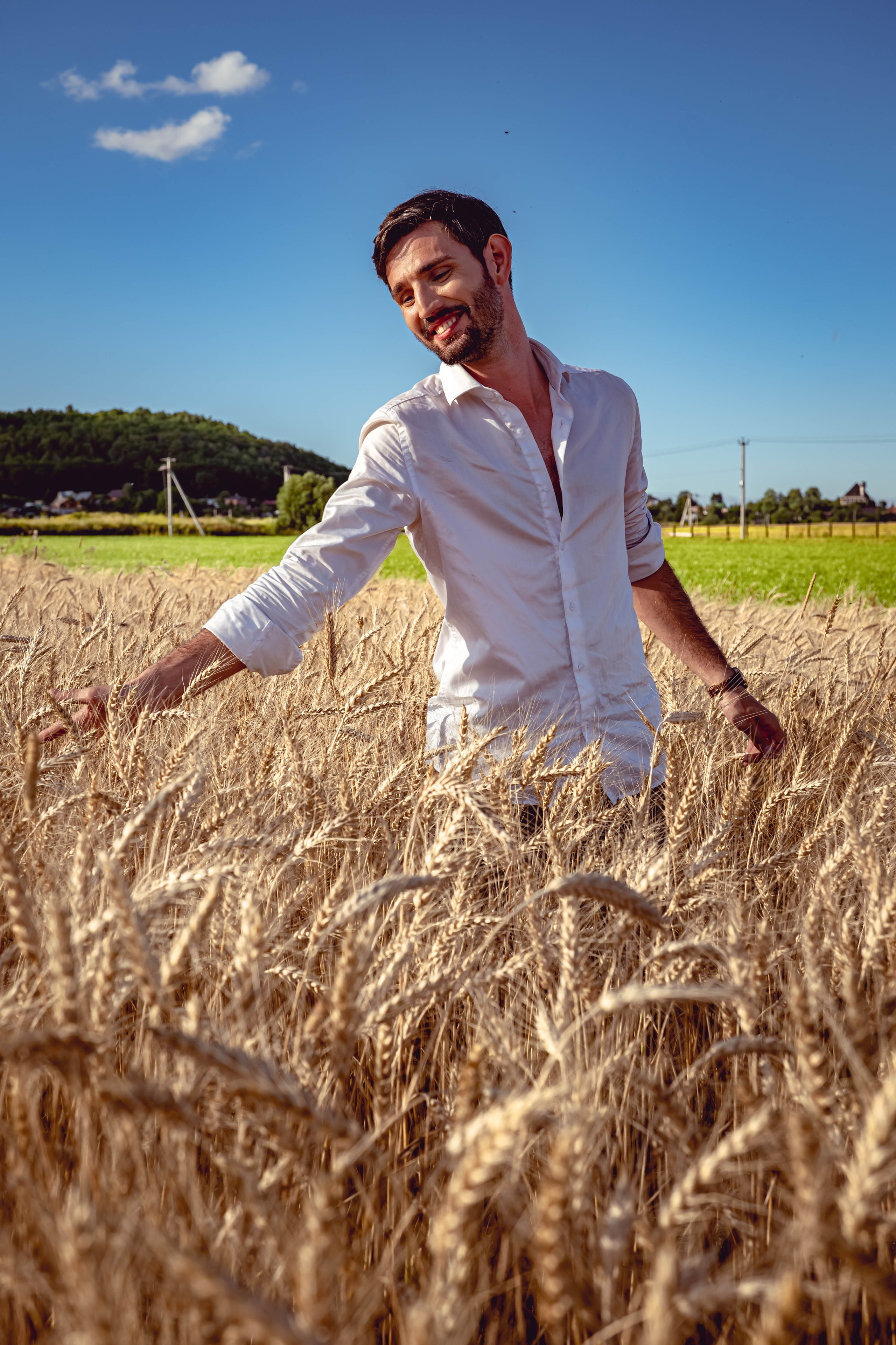 Иван в поле. Фотосессия в Спб в студии, фотограф Панютина Марина