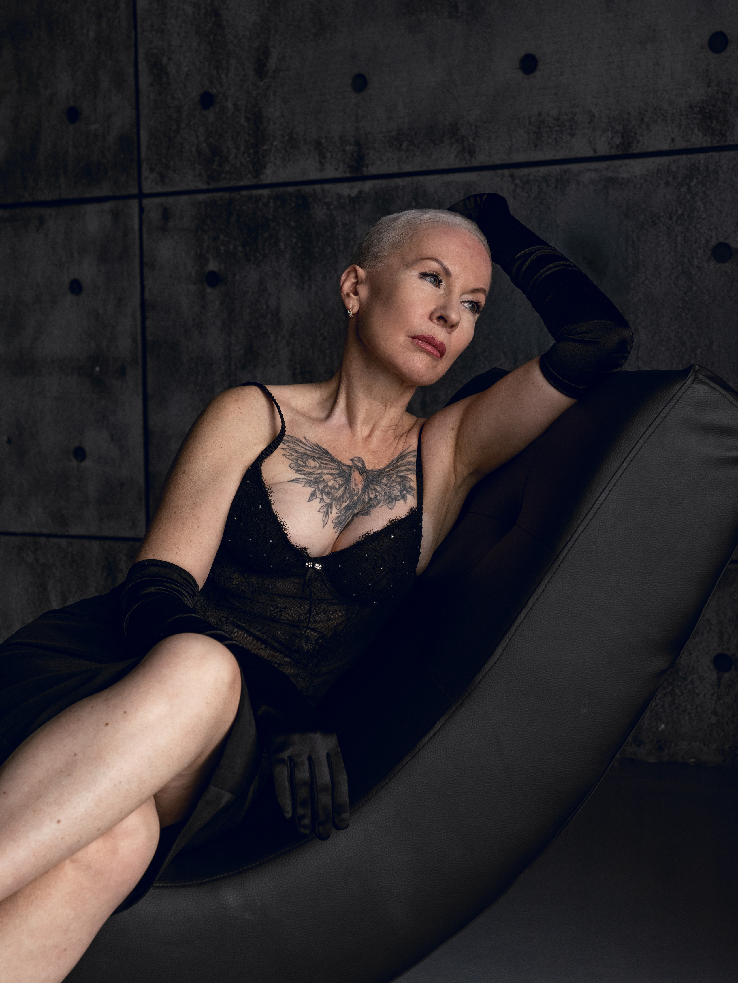 Татьяна в темной студии. Фотосессия в Спб в студии, фотограф Панютина Марина