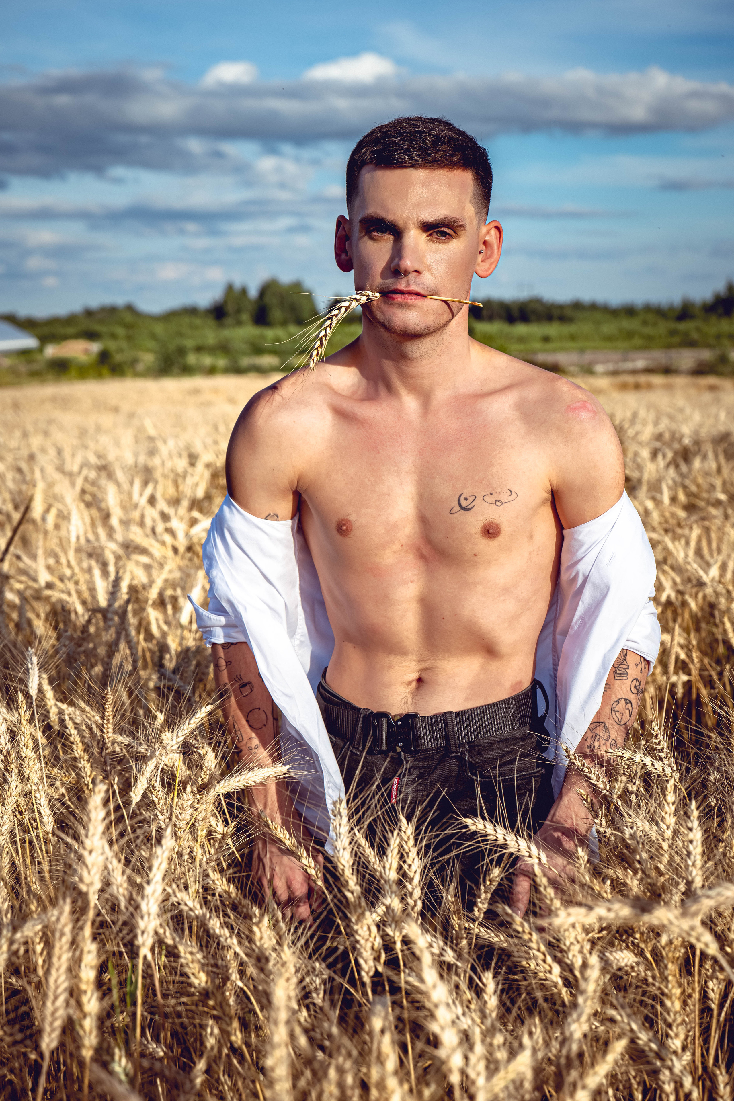 Фотодень в поле с конями. Фотосессия в Спб в студии, фотограф Панютина Марина