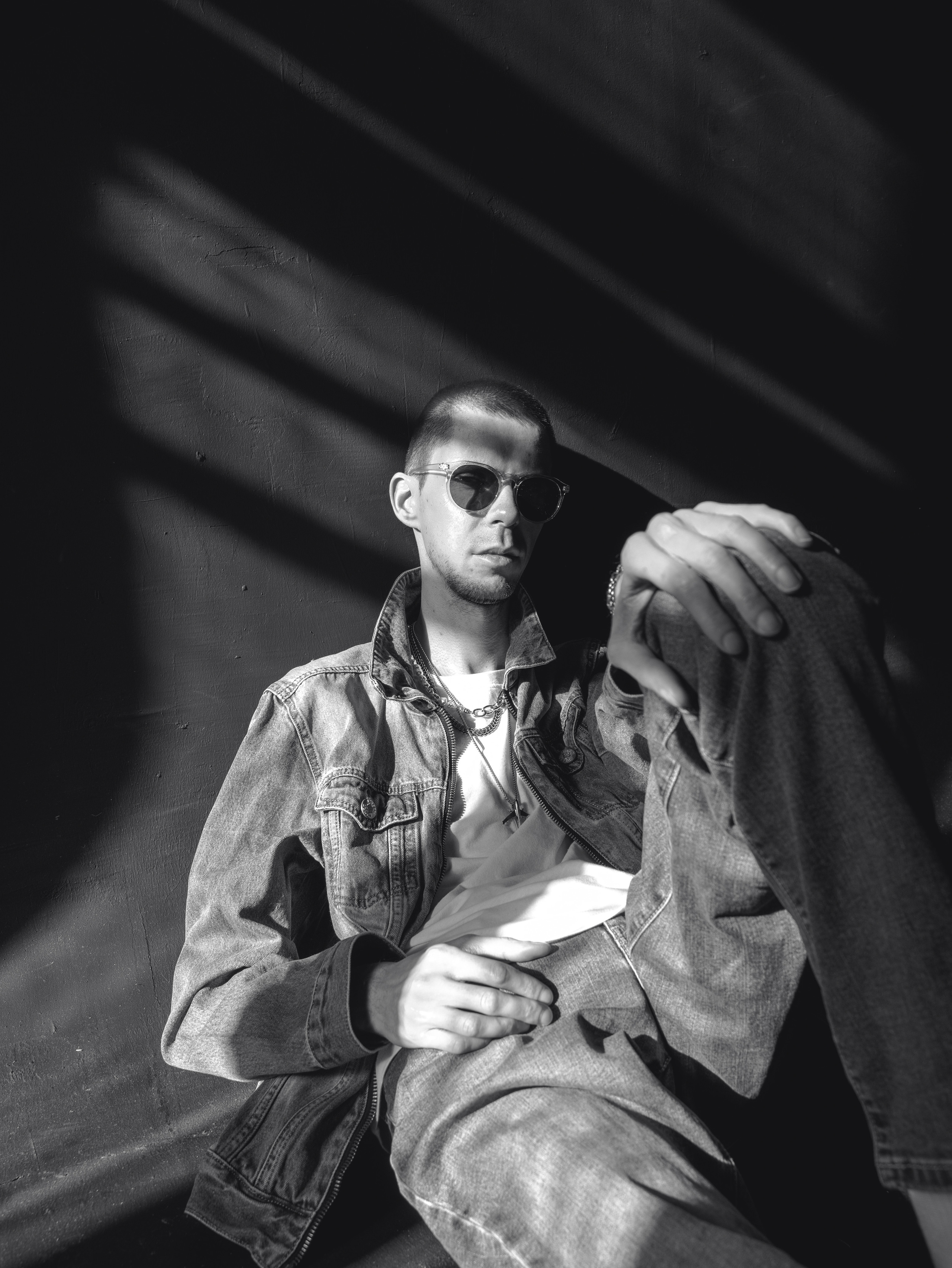 Семен. Фотосессия в черно-белом стиле. Фотосессия в Спб в студии, фотограф Панютина Марина