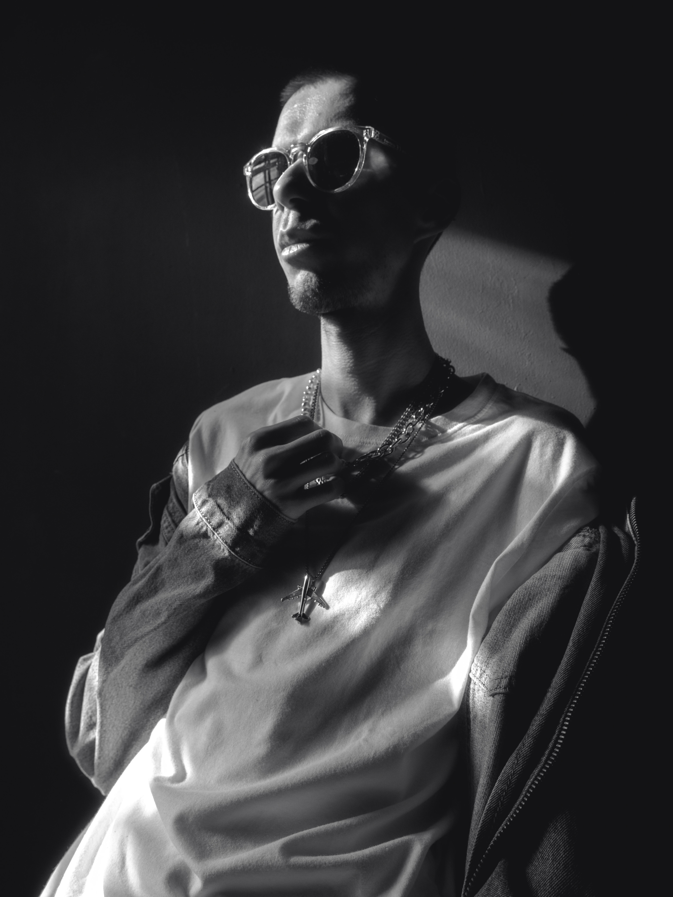 Семен. Фотосессия в черно-белом стиле. Фотосессия в Спб в студии, фотограф Панютина Марина