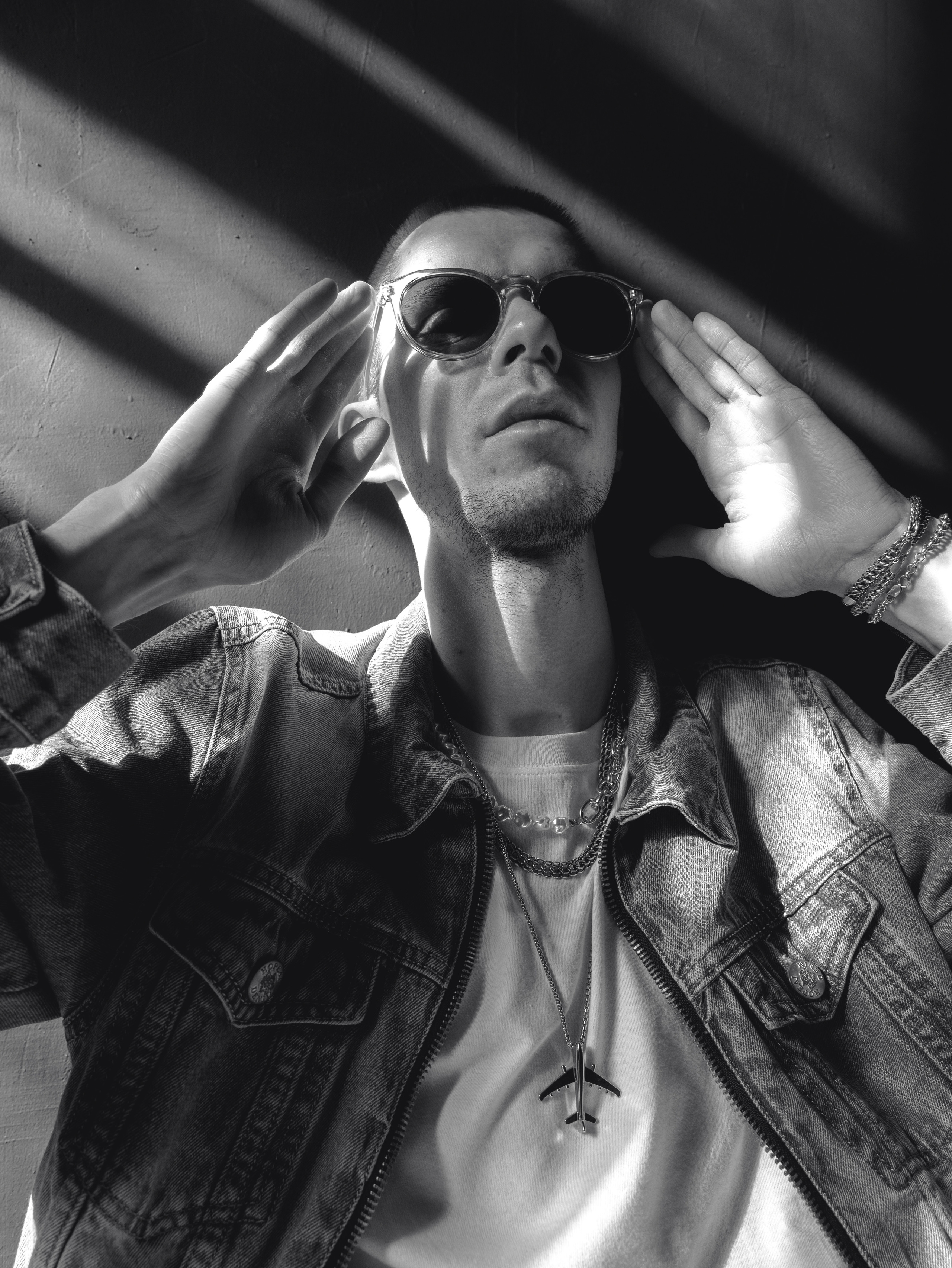 Семен. Фотосессия в черно-белом стиле. Фотосессия в Спб в студии, фотограф Панютина Марина